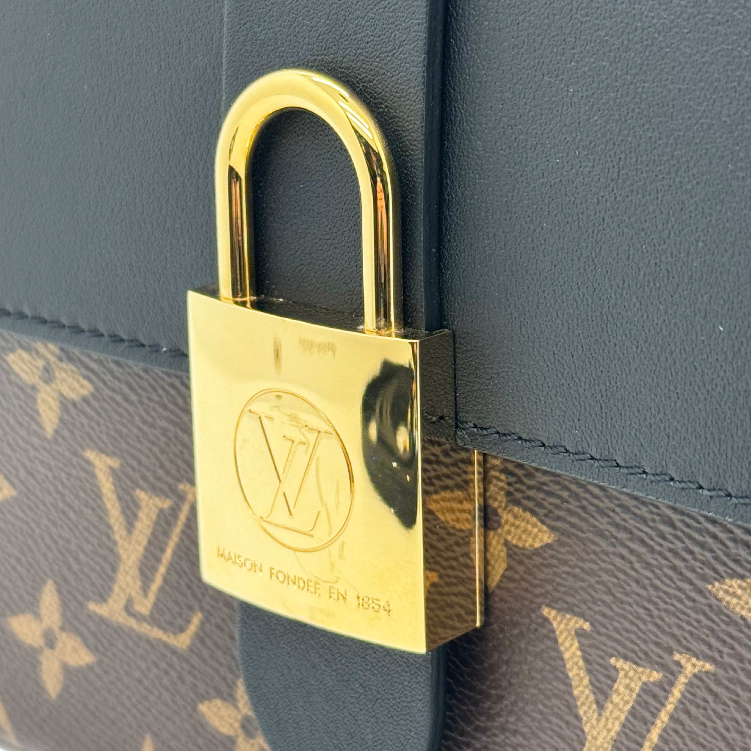 Louis Vuitton Locky Monogram BB Noir