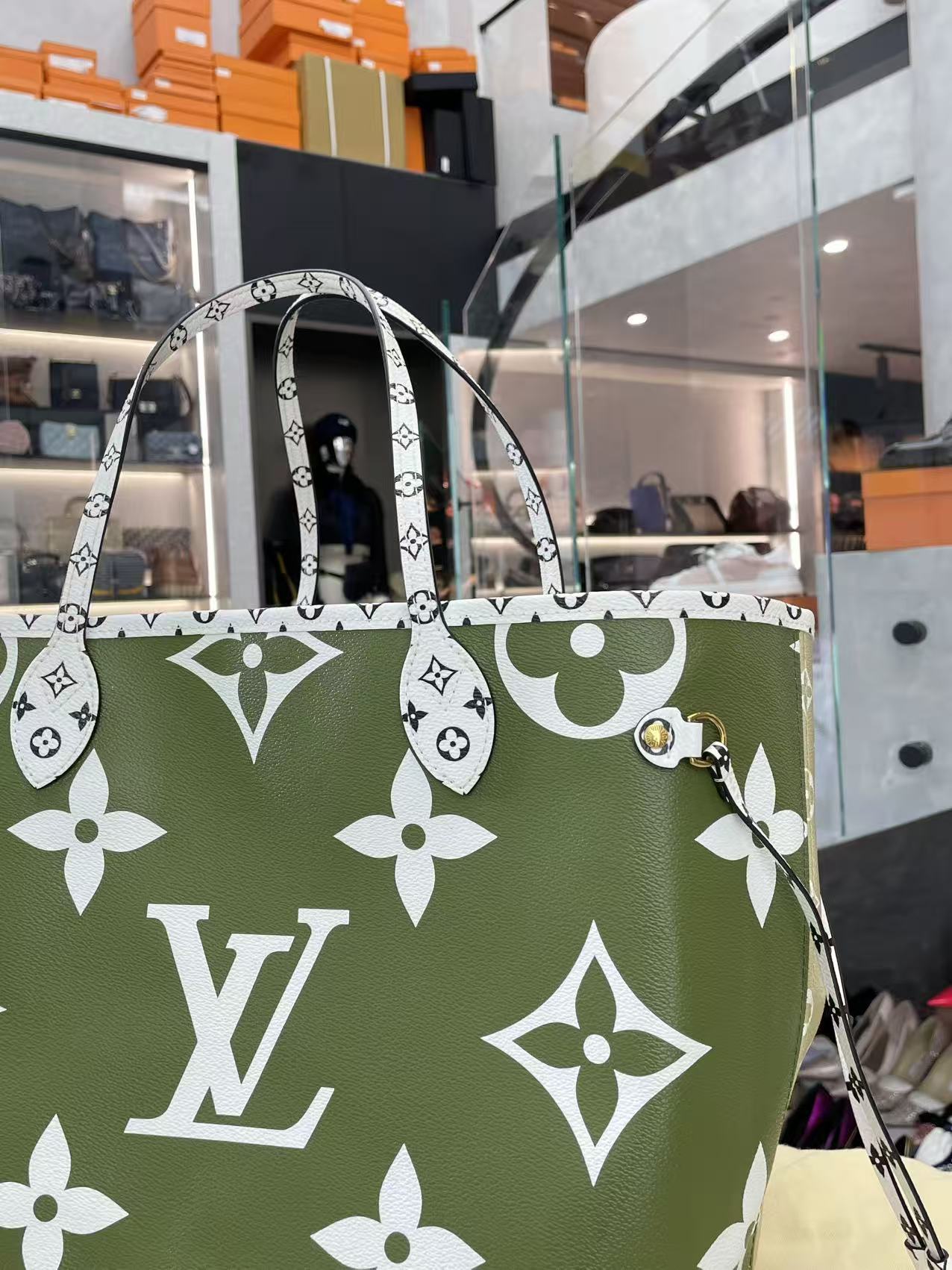 Louis Vuitton Neverfull MM Monogram Empreinte Spring Double side Green