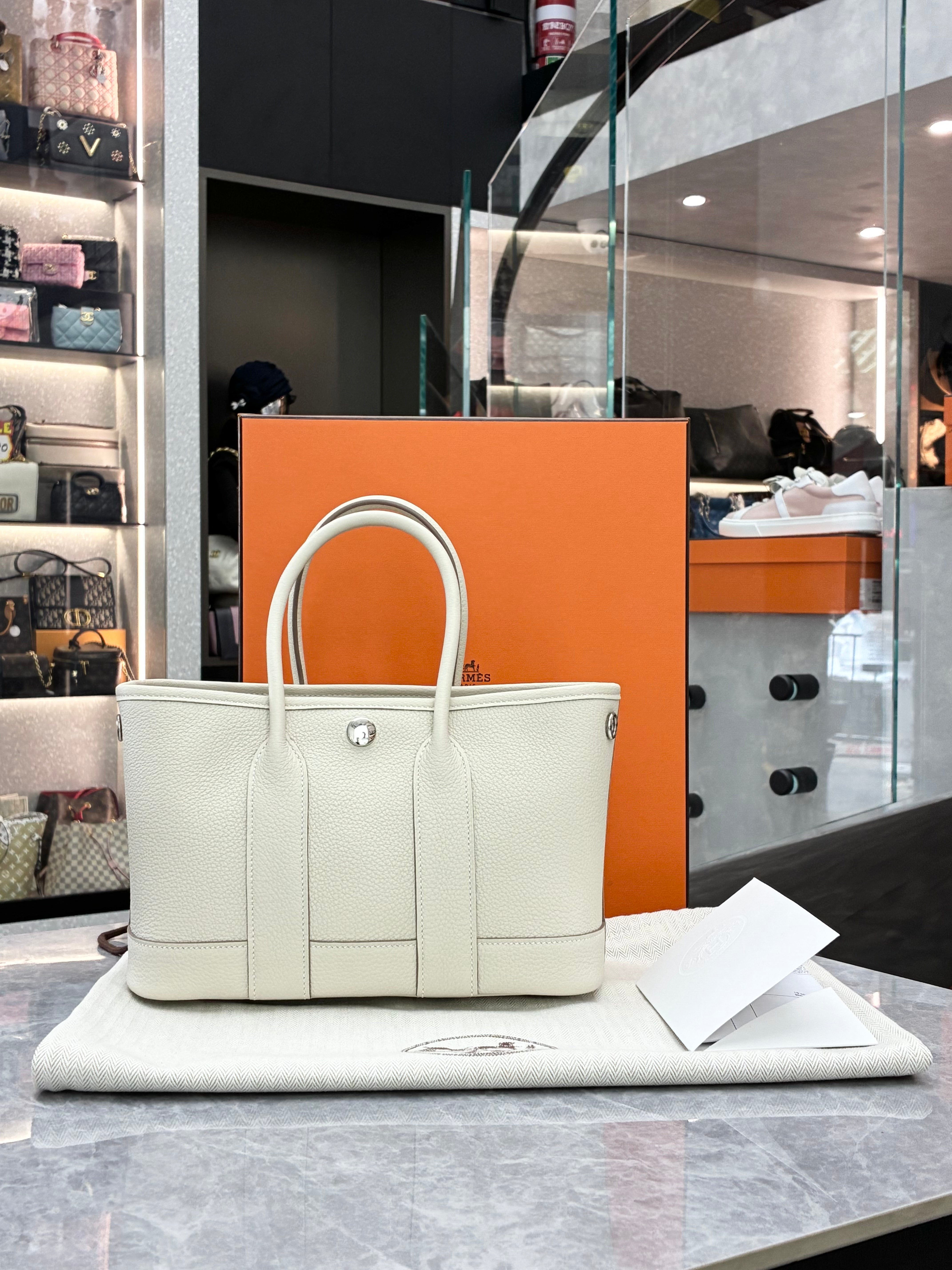 Hermès Neo Garden Party 23 tote bag in Beton Negonda leather with palladium-plated hardware