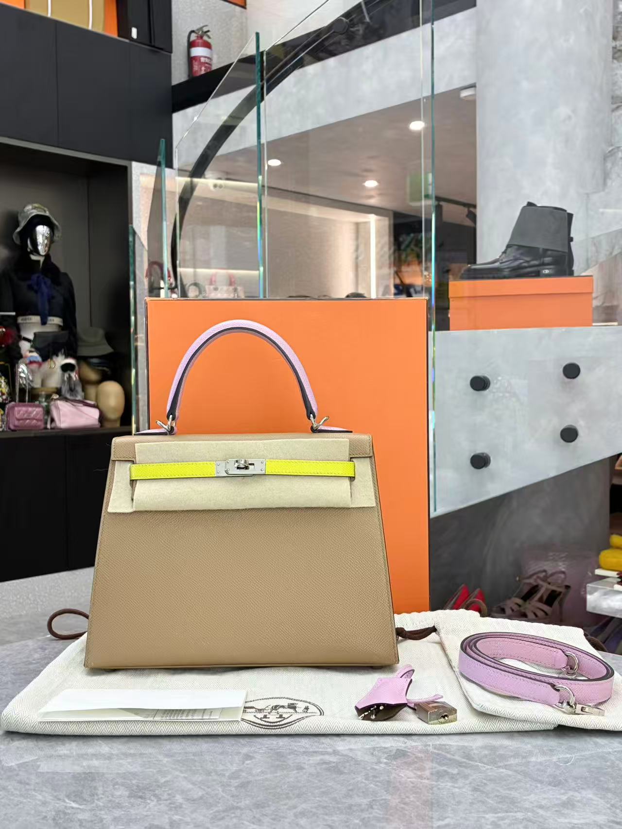 Hermès Kelly 25 Sellier handbag in tri-color Chai, Lime, and Mauve Sylvestre Epsom leather with palladium hardware