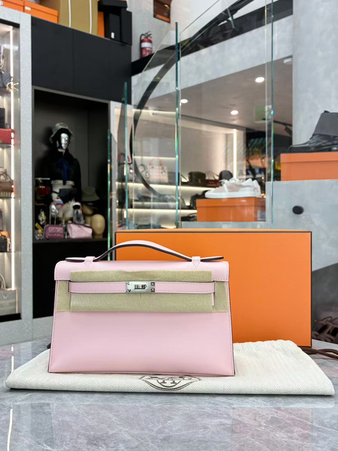 Hermès Mini Kelly I in delicate Sakura Pink