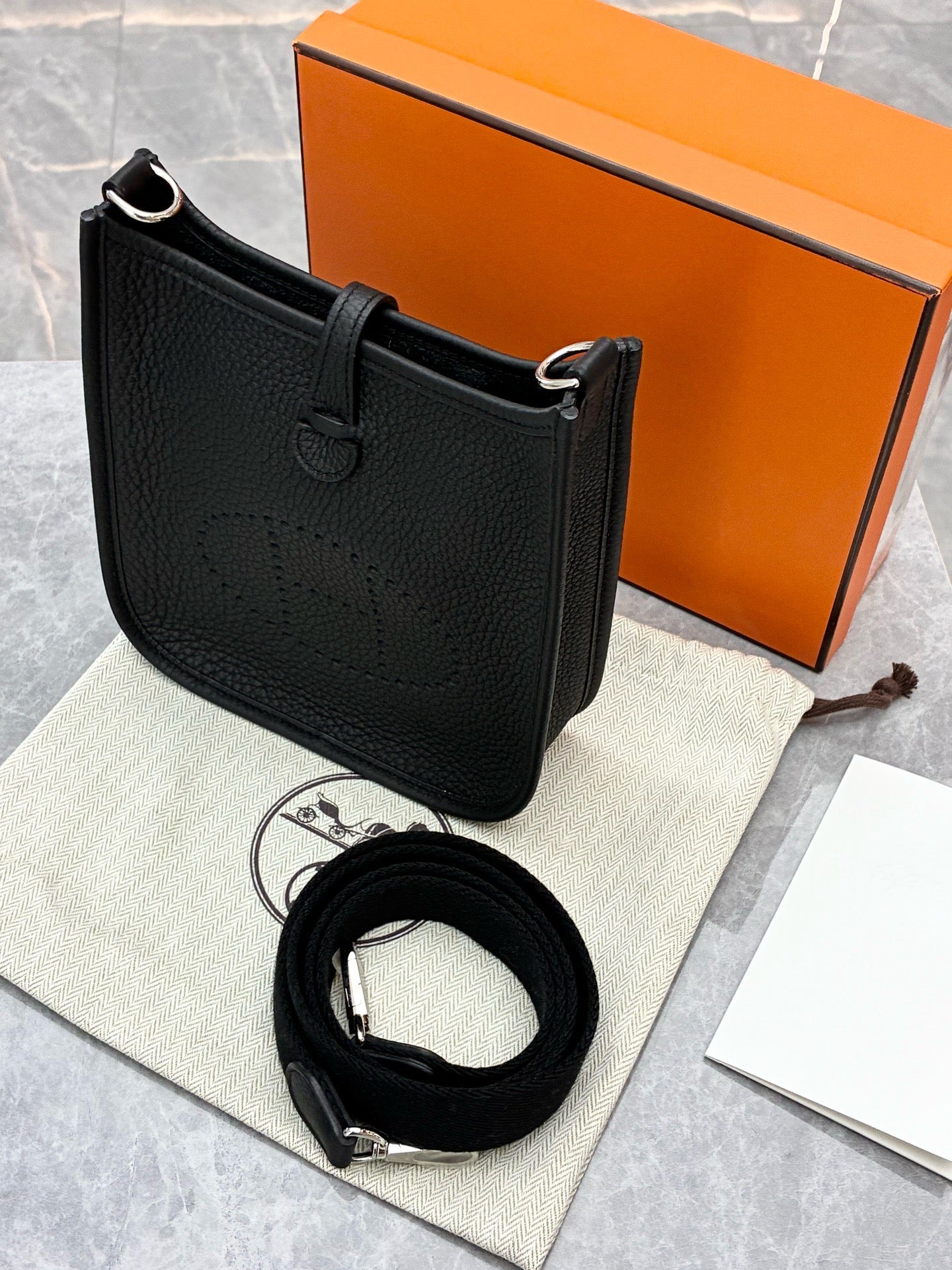 Hermès Evelyne 16 Amazone bag in black Taurillon Clemence leather (K stamp)