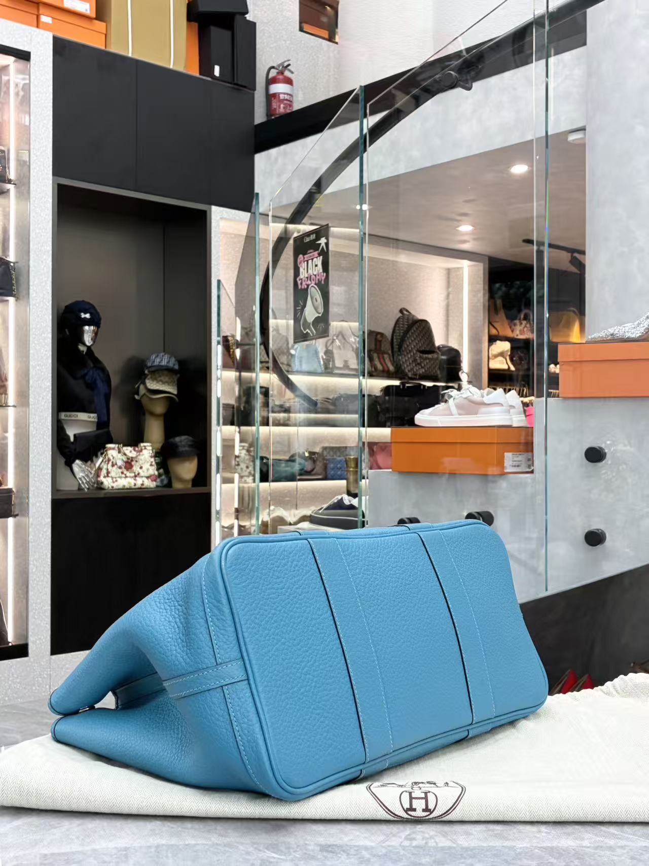 HERMES Negonda Leather Garden Party 36 Bag