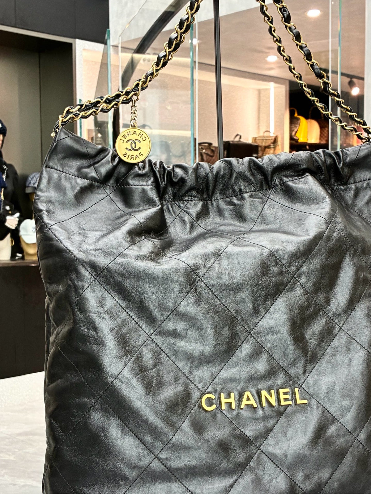CHANEL 22 Large Hobo – Black Shiny Calfskin, Gold Hardware, Microchip Style, Good Pre-Owned