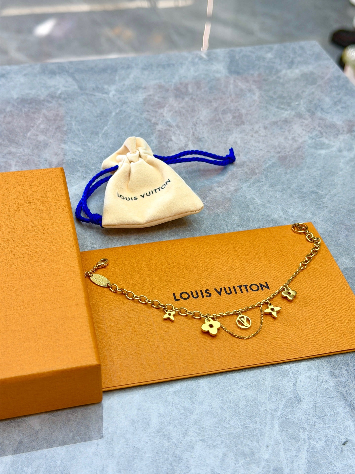 LOUIS VUITTON Blooming Bracelet Gold Tone