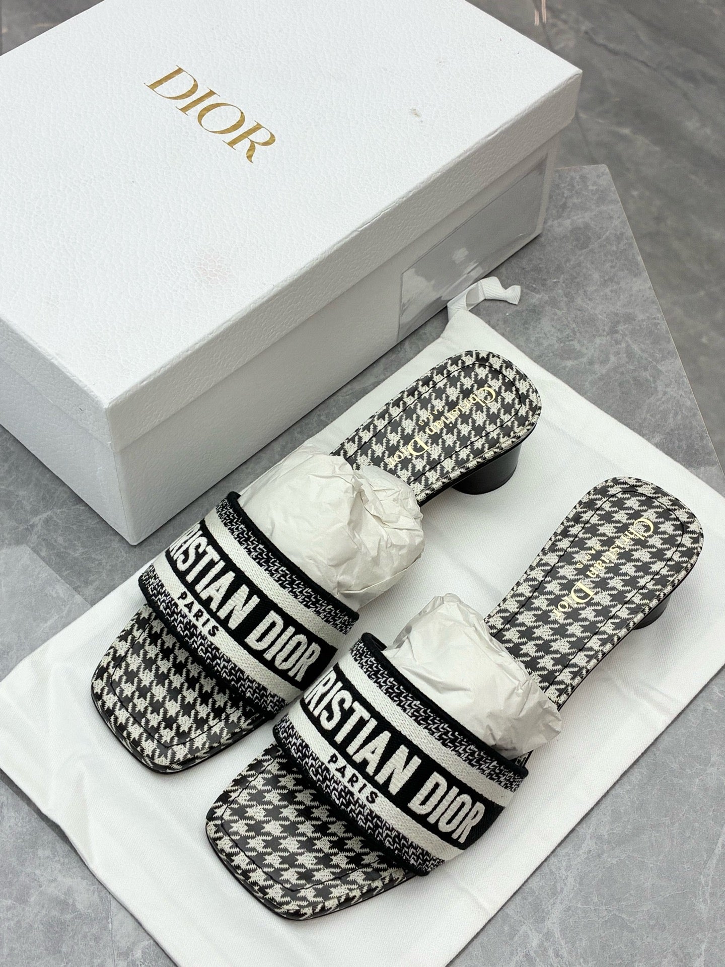 DIOR Dioriviera Houndstooth Embroidered Flat Mules – Size 39