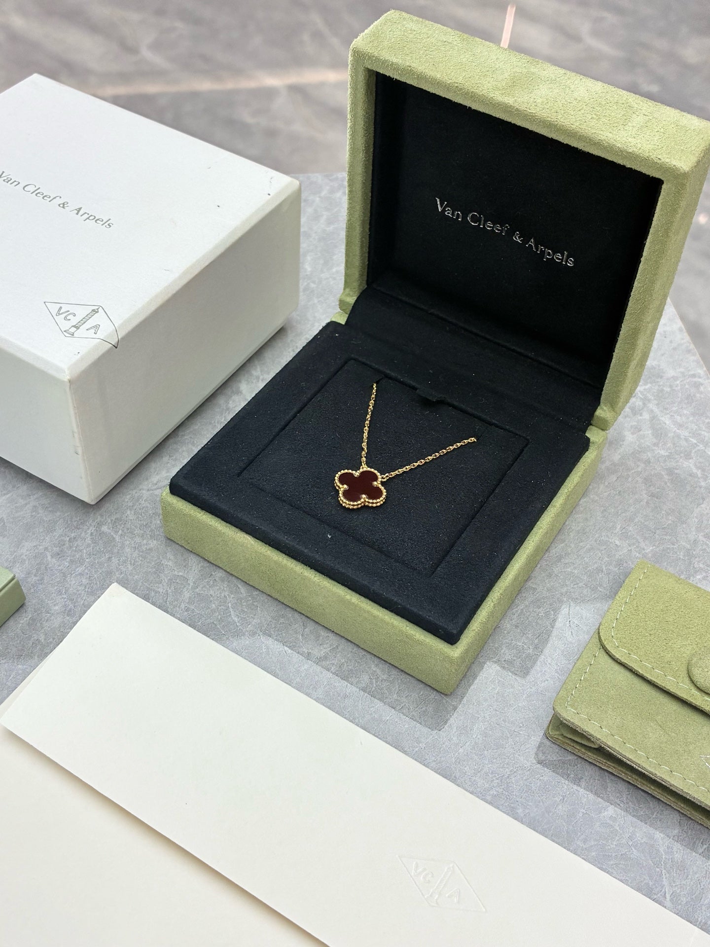 Van Cleef & Arpels Vintage Alhambra Necklace – 18K Yellow Gold, Carnelian Medium Motif