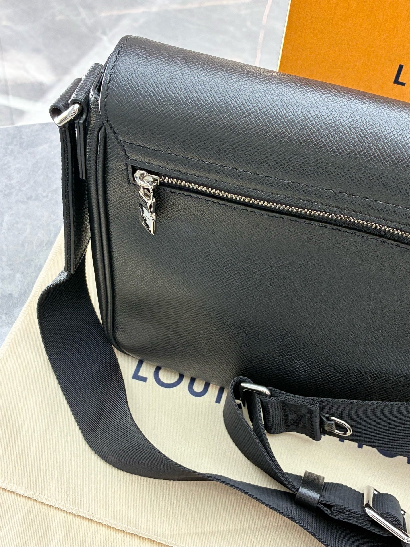 LOUIS VUITTON District PM Messenger Bag – Black Taïga Leather, Silver Hardware, Pre-Owned