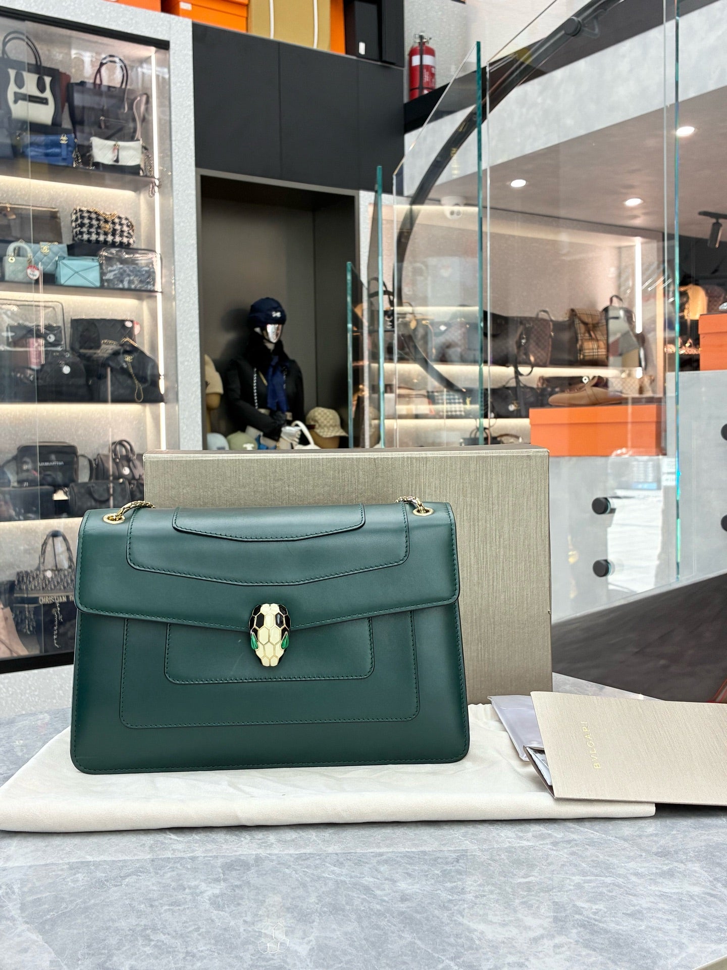 BVLGARI Serpenti Forever Shoulder Bag – Emerald Green Calfskin, Gold Hardware, Pre-Owned