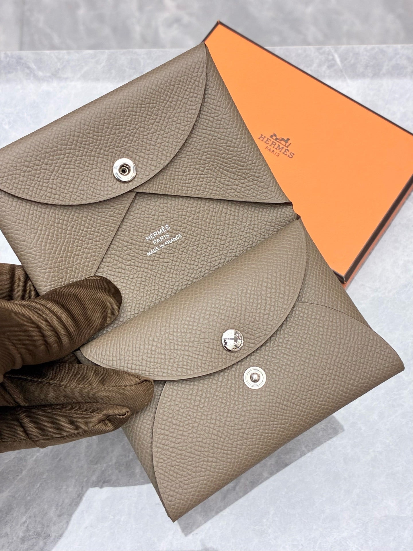 Hermès Calvi Duo Card Holder & Coin Purse – Elephant Grey Leather, Palladium Hardware, Brand New