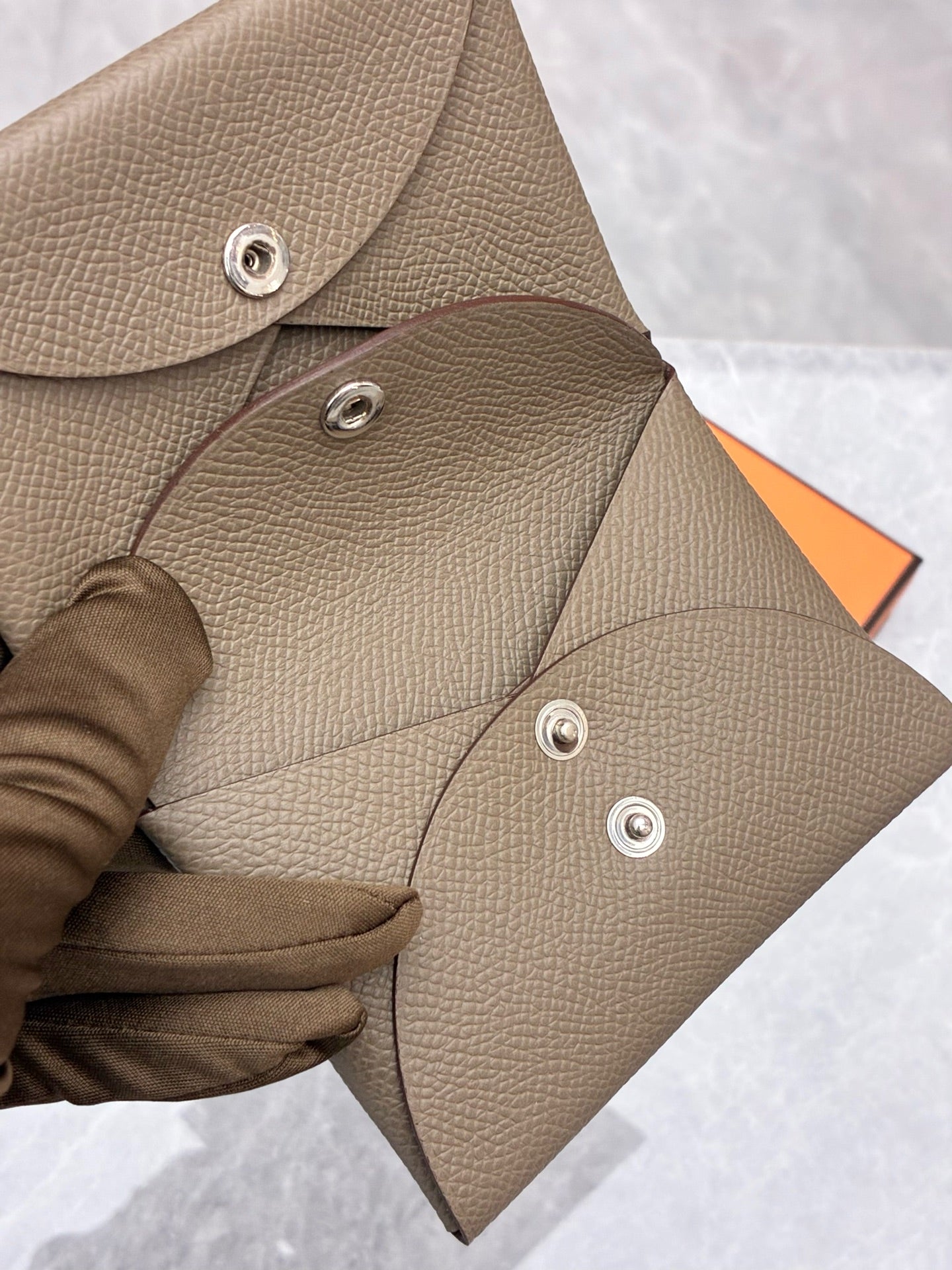 Hermès Calvi Duo Card Holder & Coin Purse – Elephant Grey Leather, Palladium Hardware, Brand New