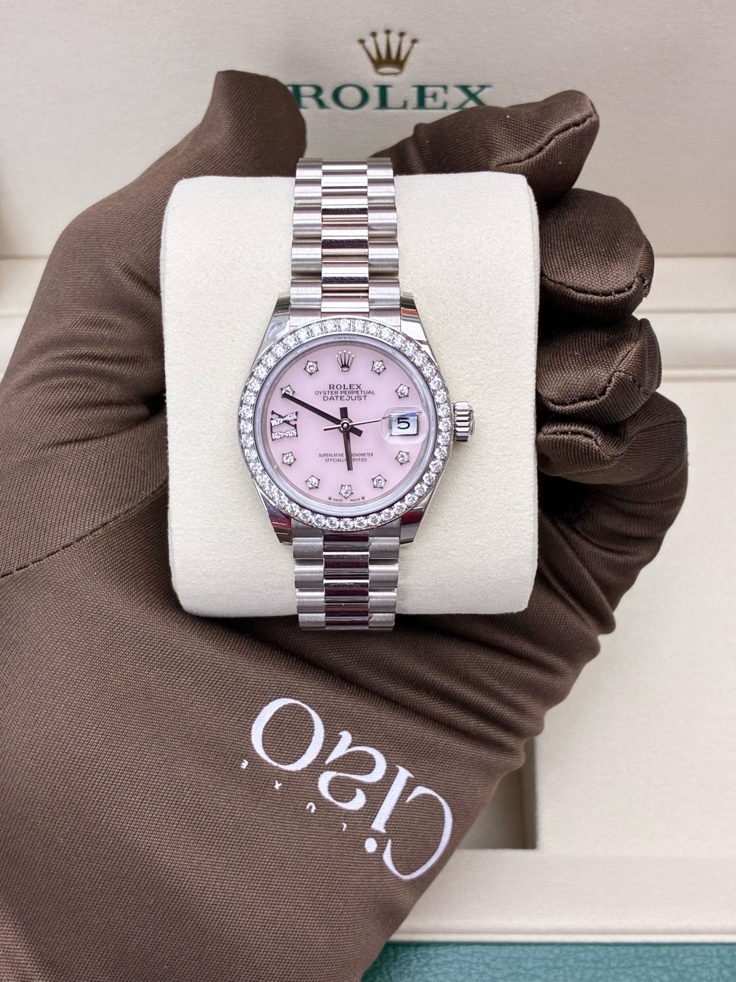 ROLEX Datejust 31 – 18K White Gold, Pink Mother-of-Pearl Dial, Diamond Bezel & Star Markers, Brand New