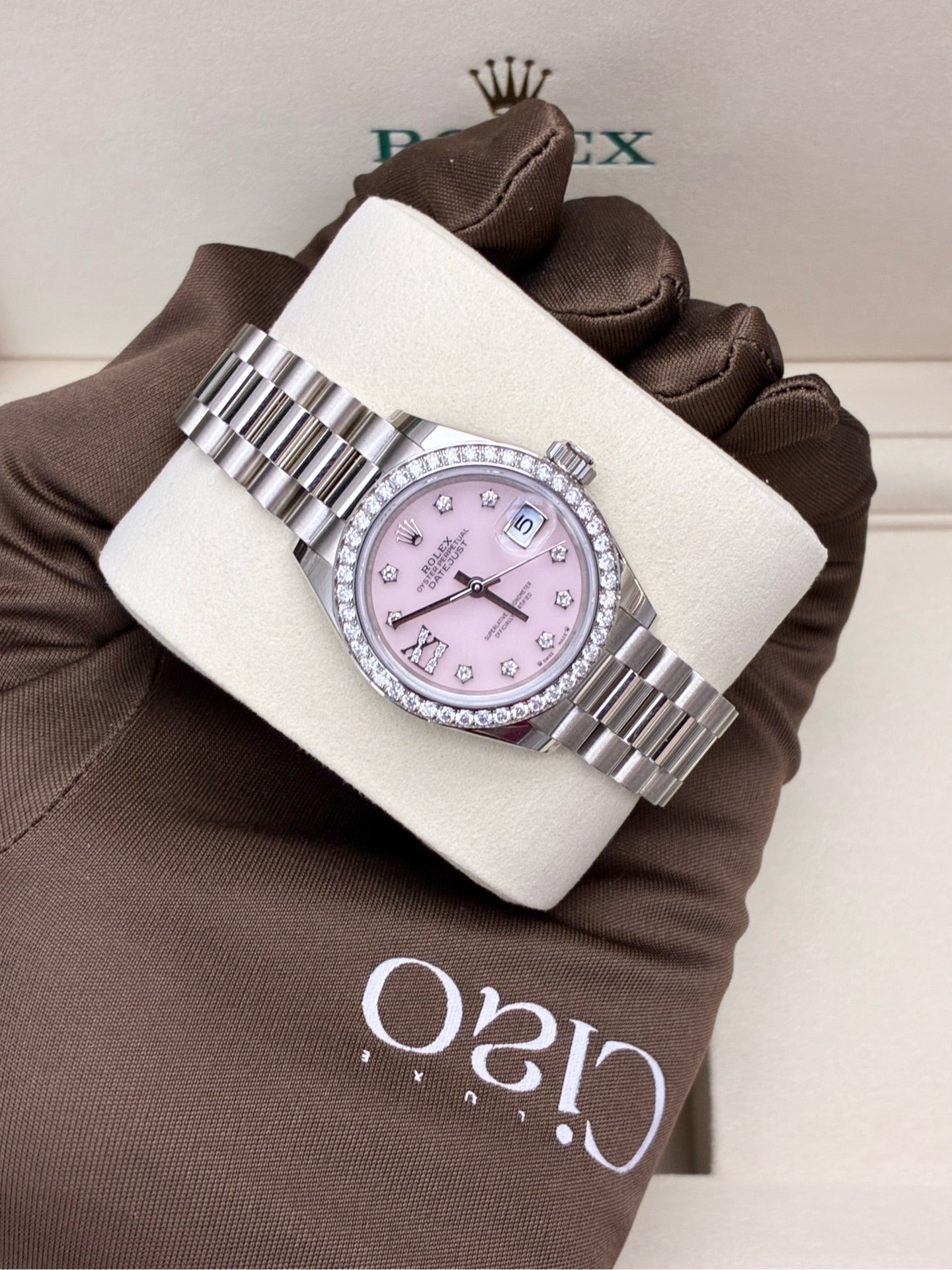 ROLEX Datejust 31 – 18K White Gold, Pink Mother-of-Pearl Dial, Diamond Bezel & Star Markers, Brand New
