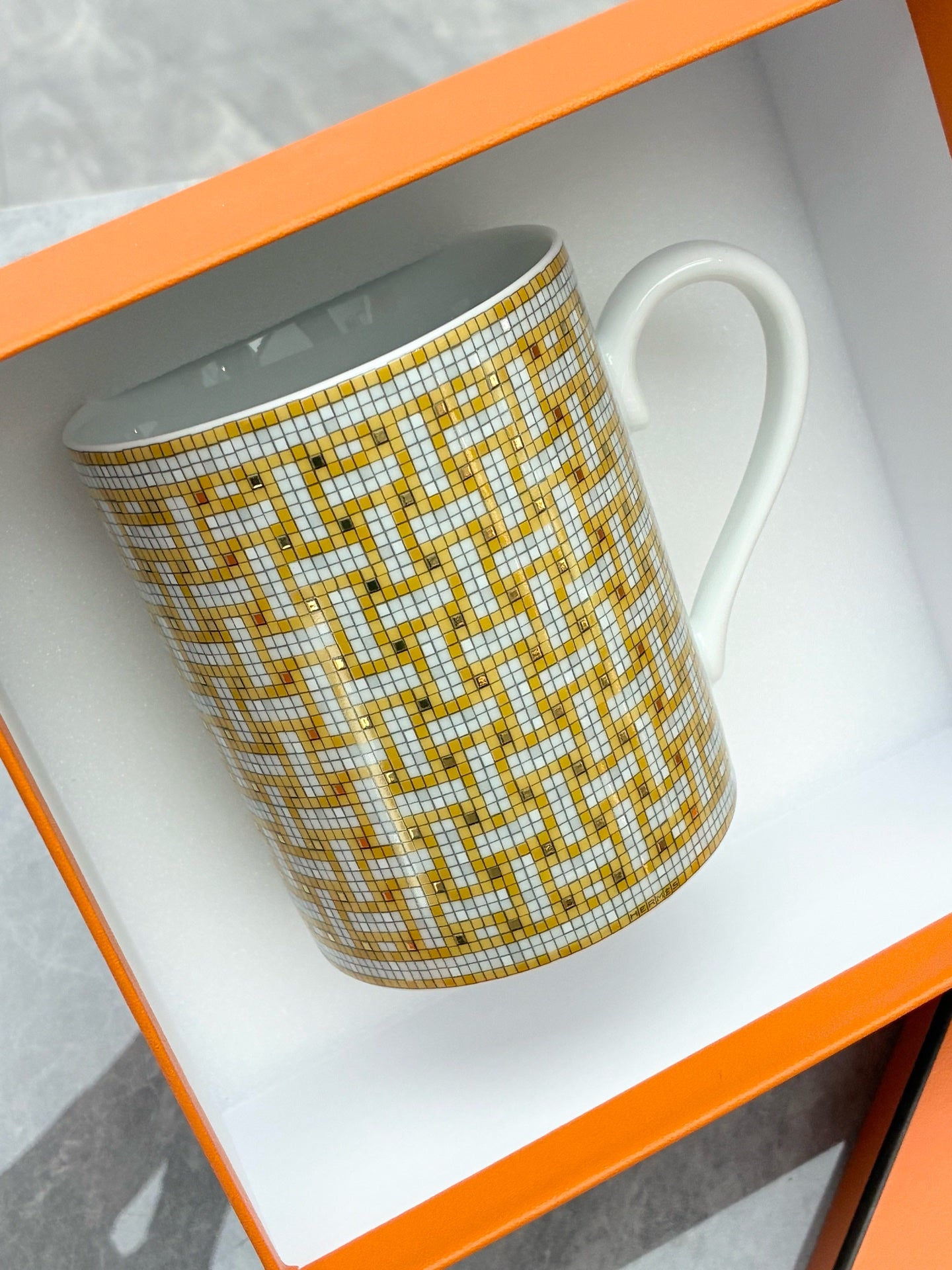 Hermès Mosaïque au 24 Mug – Gold Porcelain, Brand New