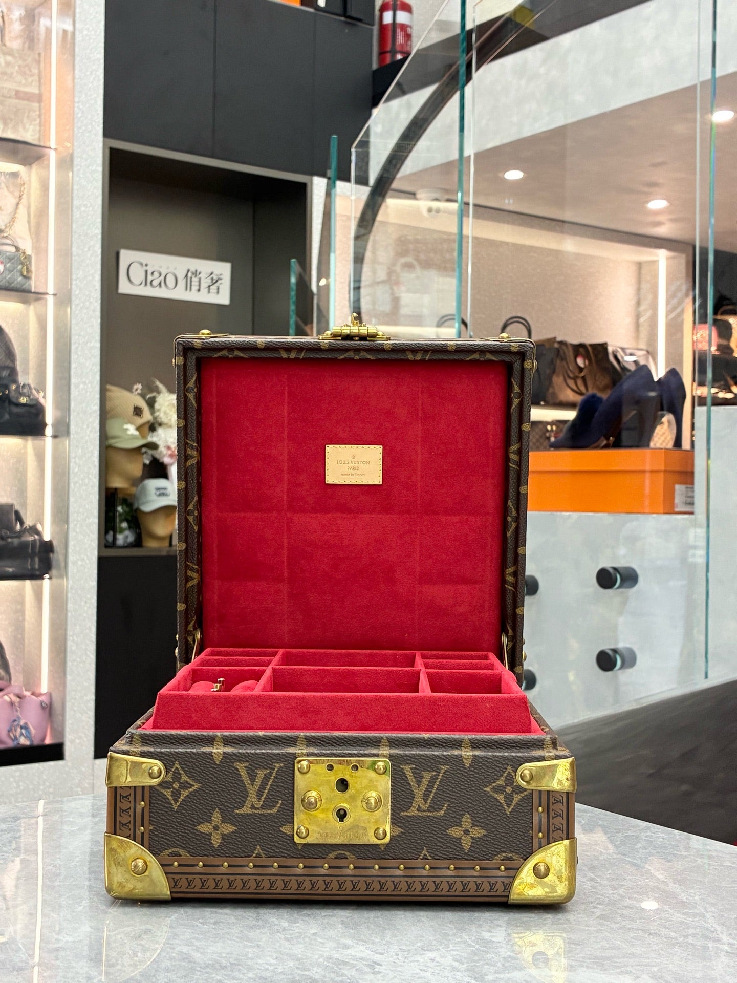 LOUIS VUITTON Jewellery Box – Monogram Hard Case M13513, Pre-Owned
