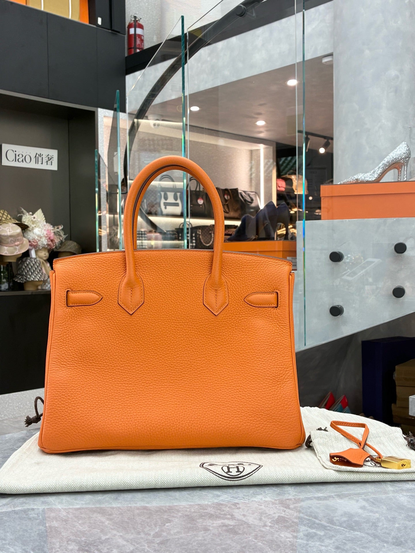 HERMÈS Birkin 30 - Orange Togo Leather, Gold Hardware, U Stamp, Very Good Pre-Owned
