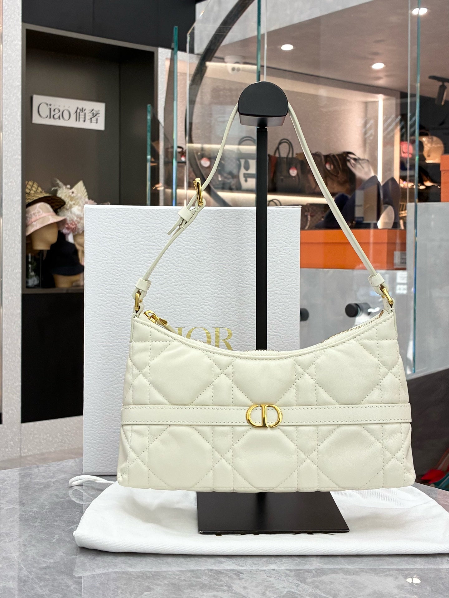 DIOR Miss Caro Mini – White Lambskin Leather, Gold-Tone CD Clasp, Pre-Owned