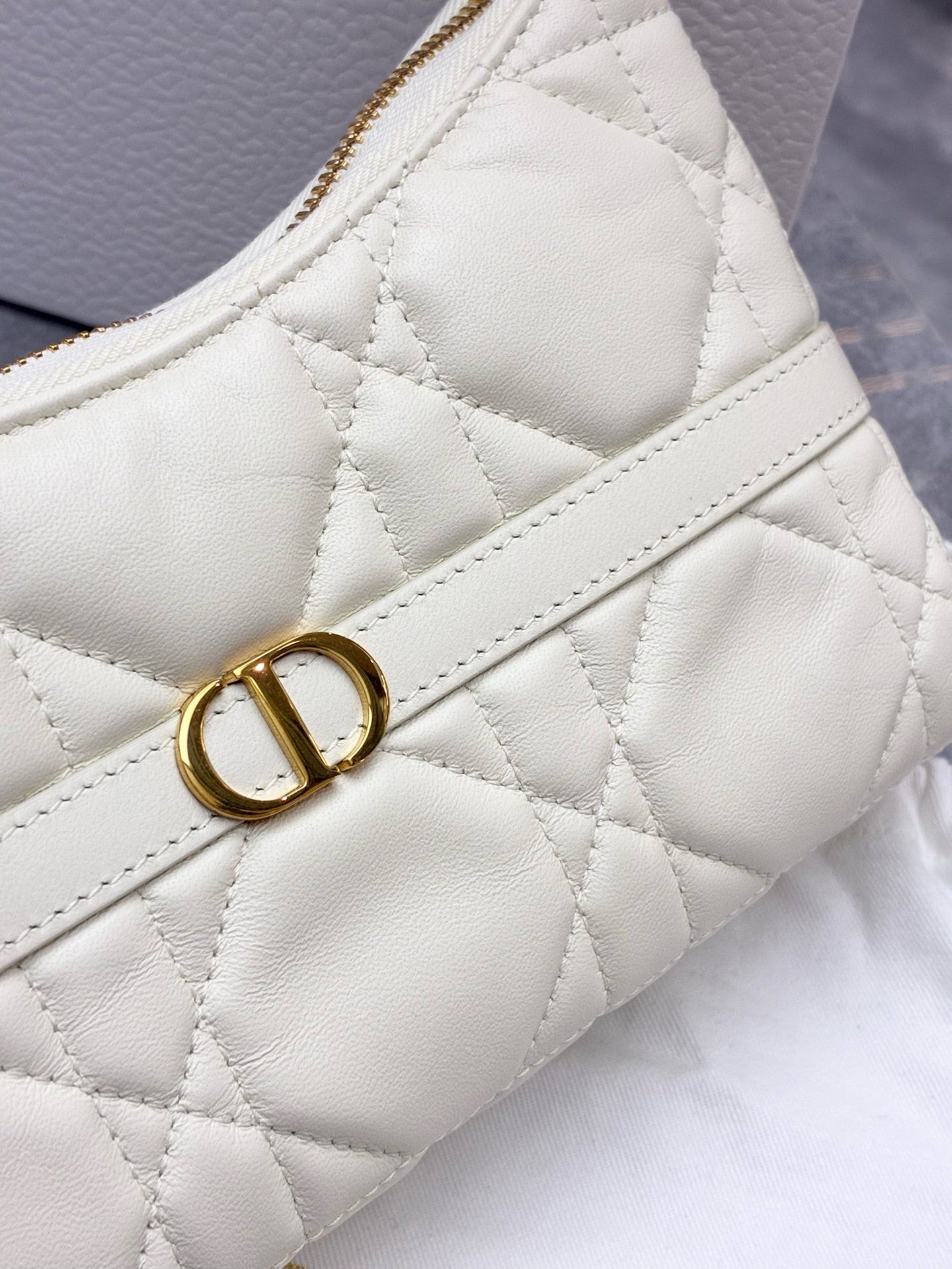 DIOR Miss Caro Mini – White Lambskin Leather, Gold-Tone CD Clasp, Pre-Owned