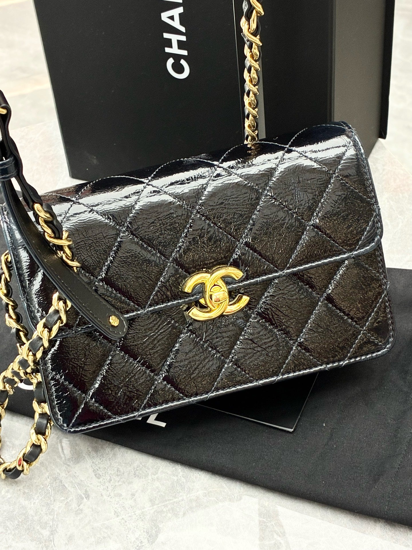 CHANEL 25A Flap Bag - Black Oil-Wax Calfskin, Gold Hardware, Very Good Pre-Owned