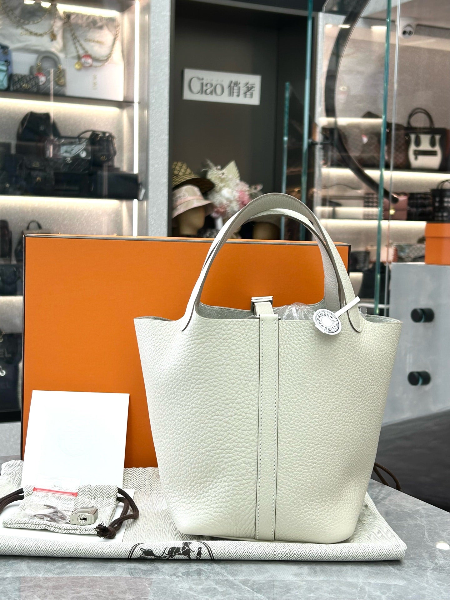 HERMÈS Picotin Lock 18 – Milkshake Taurillon Clemence Leather, Palladium Hardware, Brand New