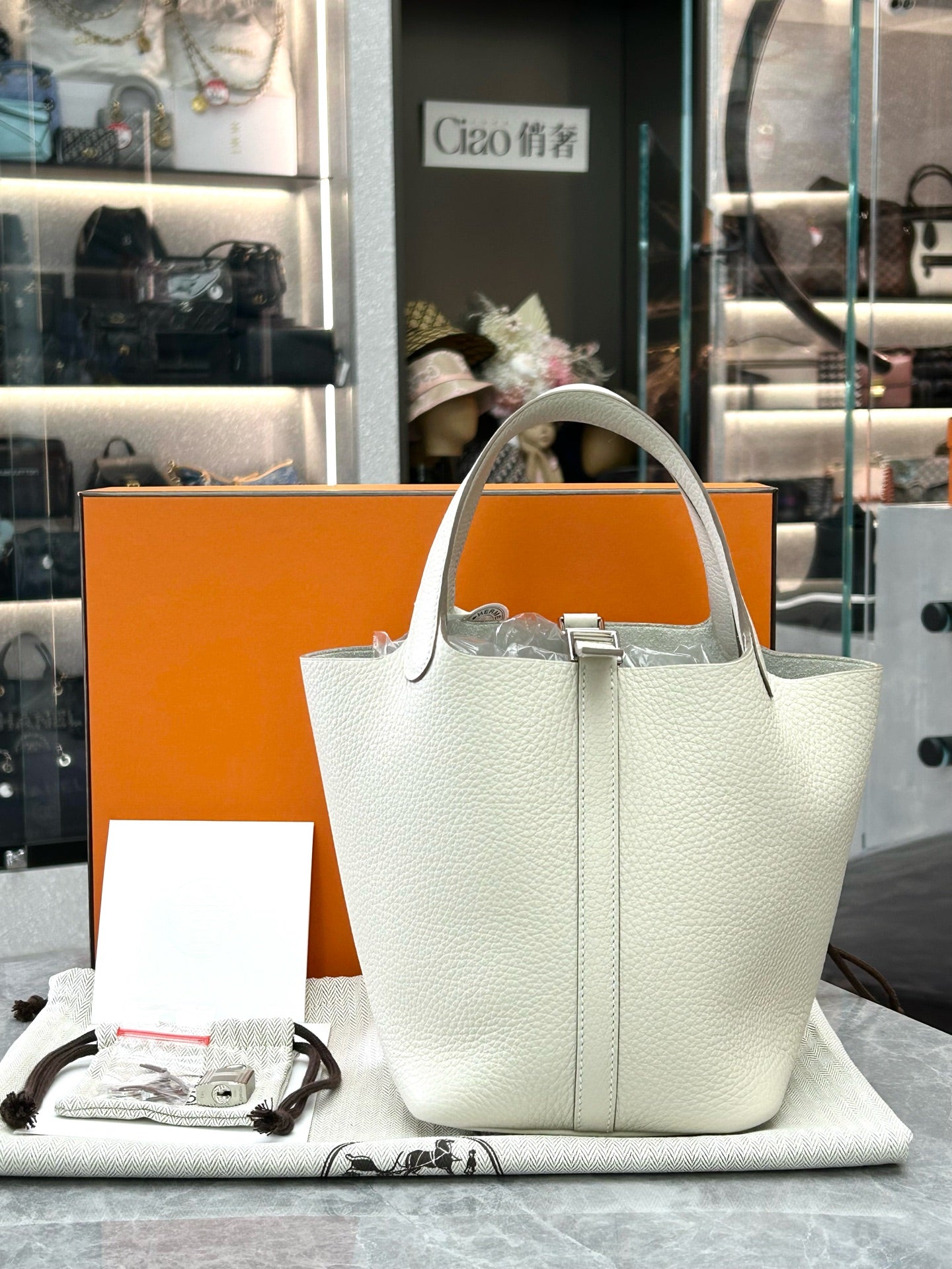 HERMÈS Picotin Lock 18 – Milkshake Taurillon Clemence Leather, Palladium Hardware, Brand New