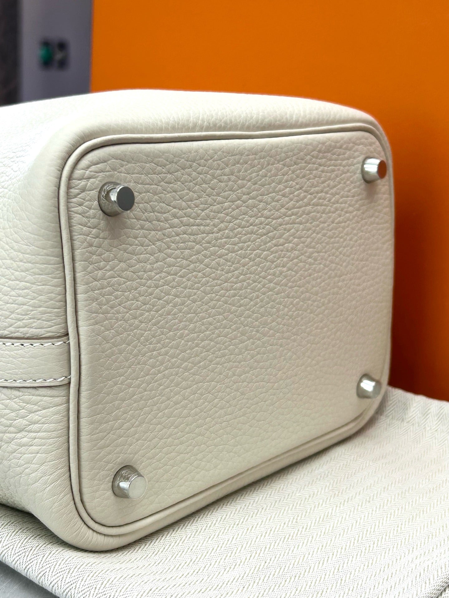 HERMÈS Picotin Lock 18 – Milkshake Taurillon Clemence Leather, Palladium Hardware, Brand New