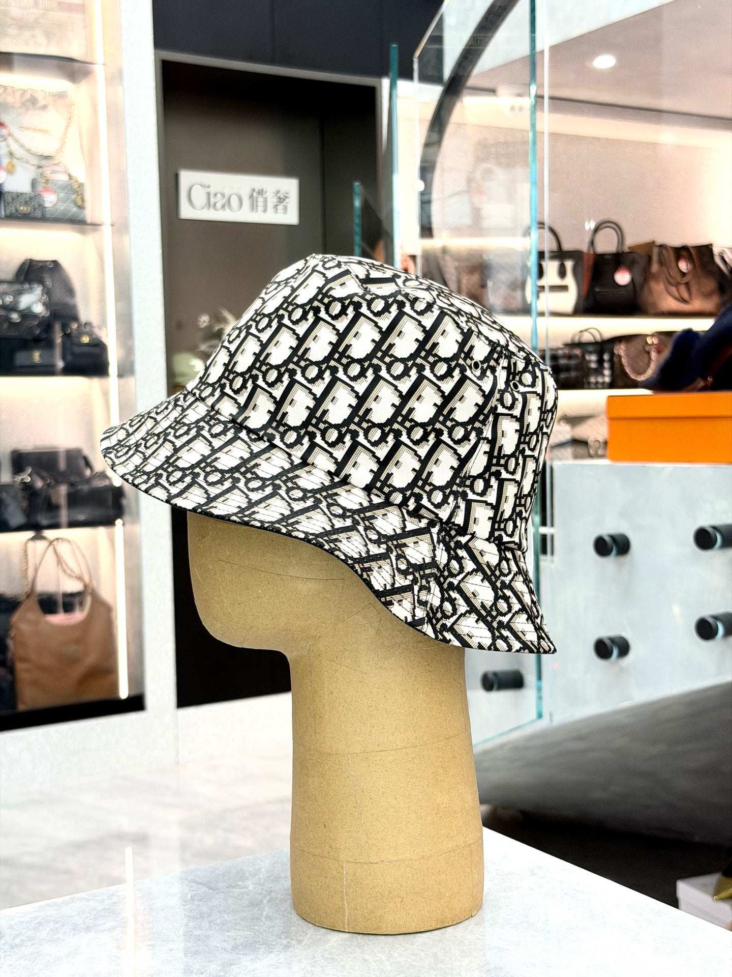 DIOR Reversible Oblique Bucket Hat – Dior Oblique Jacquard Canvas, Pre-Owned