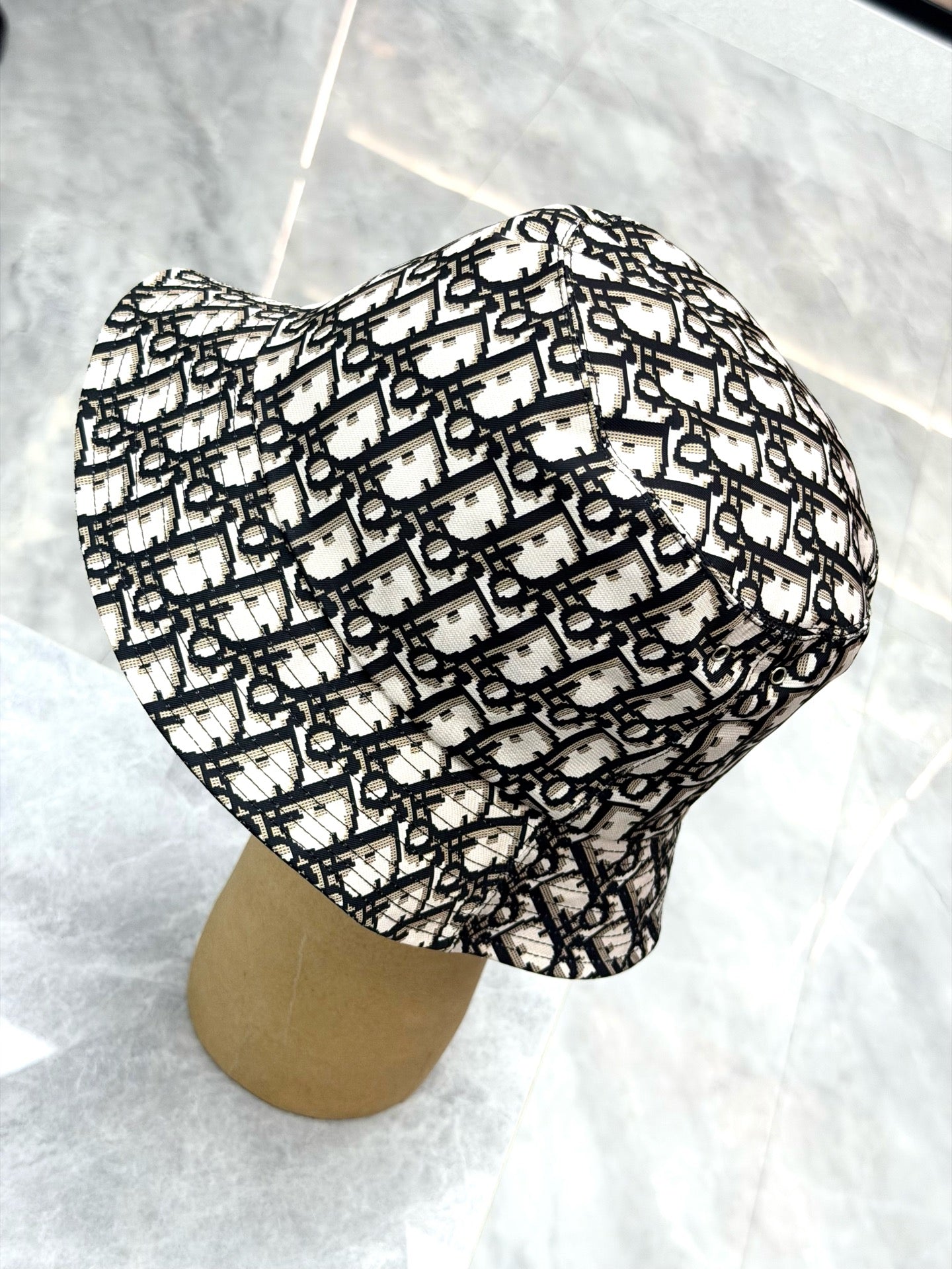 DIOR Reversible Oblique Bucket Hat – Dior Oblique Jacquard Canvas, Pre-Owned