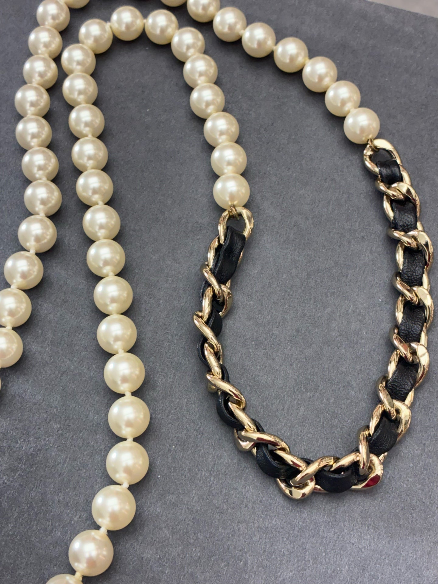 CHANEL Headphone Case Necklace – Black Acrylic, Pearl & Chain, Crystal CC, Very Good Pre-Owned