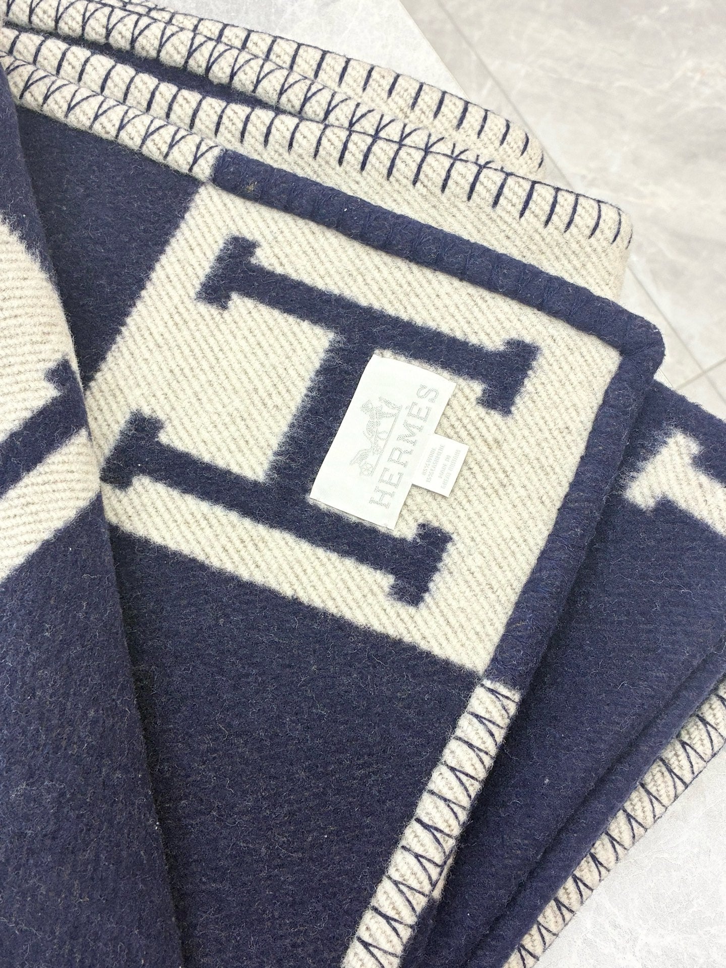 HERMÈS Avalon Throw Blanket – Cotton & Jersey Fabric, Deep Blue / Light Grey, Reference H102192Mv03, Pre-Owned