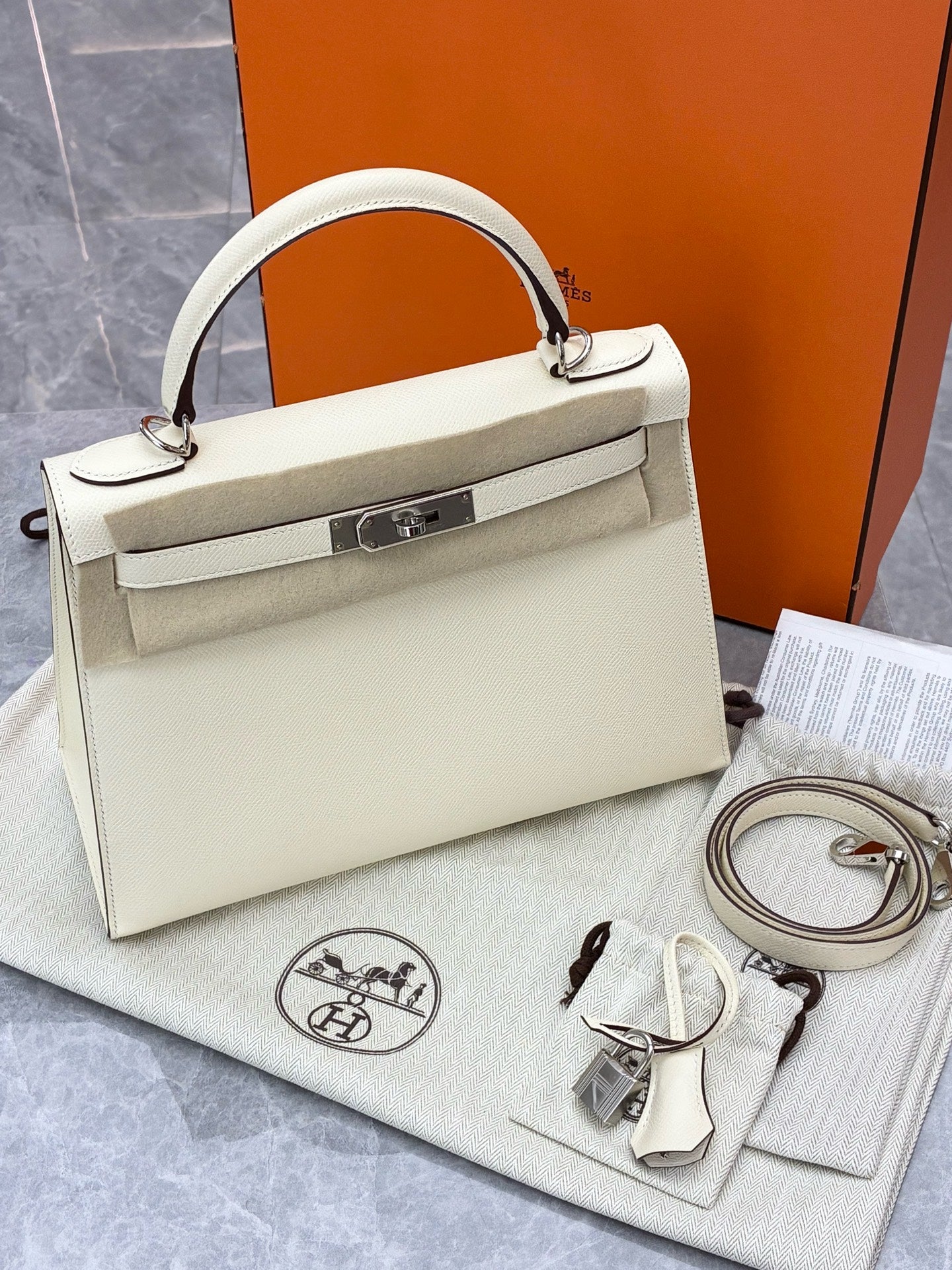 HERMÈS Kelly Sellier 28 – Nata Epsom Leather, Palladium Hardware, U Stamp, Very Good Pre-Owned