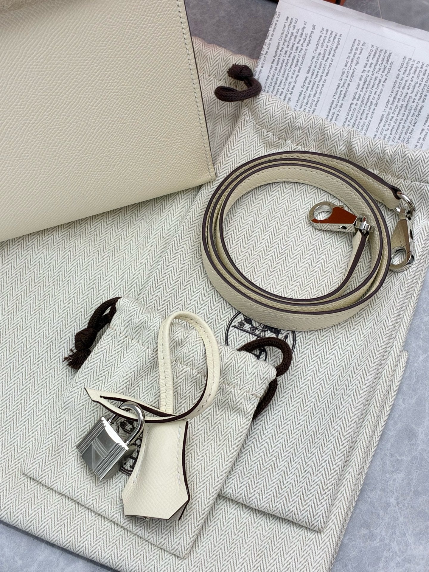 HERMÈS Kelly Sellier 28 – Nata Epsom Leather, Palladium Hardware, U Stamp, Very Good Pre-Owned