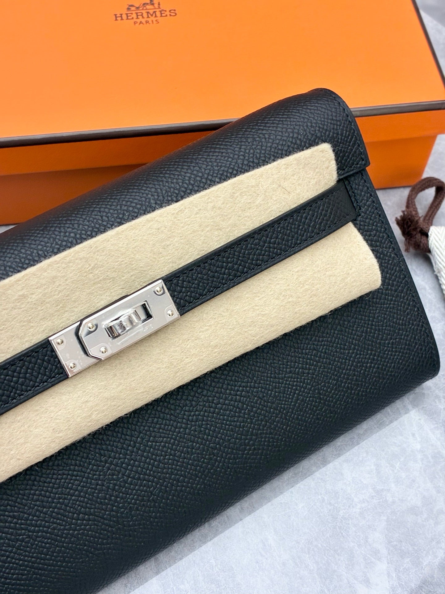 HERMÈS Kelly to Go Wallet – Black Epsom Leather, Palladium Hardware, G Stamp, Brand New