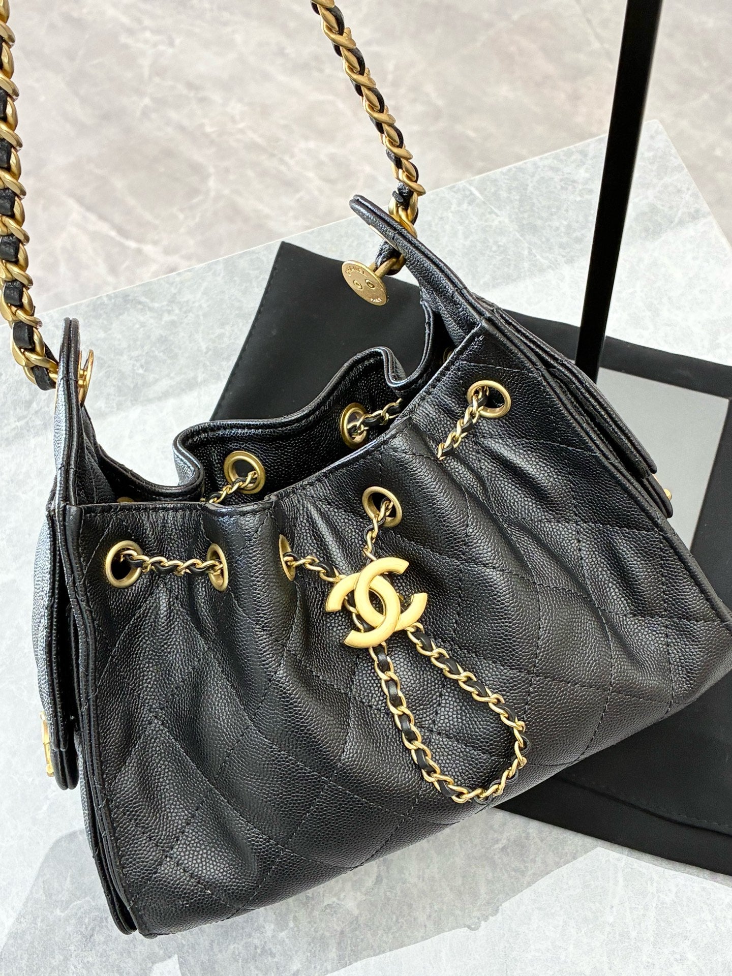 CHANEL 25 Bag Mini – Black Caviar Leather, Gold-Tone Hardware, Classic Diamond Quilting, Excellent Pre-Owned