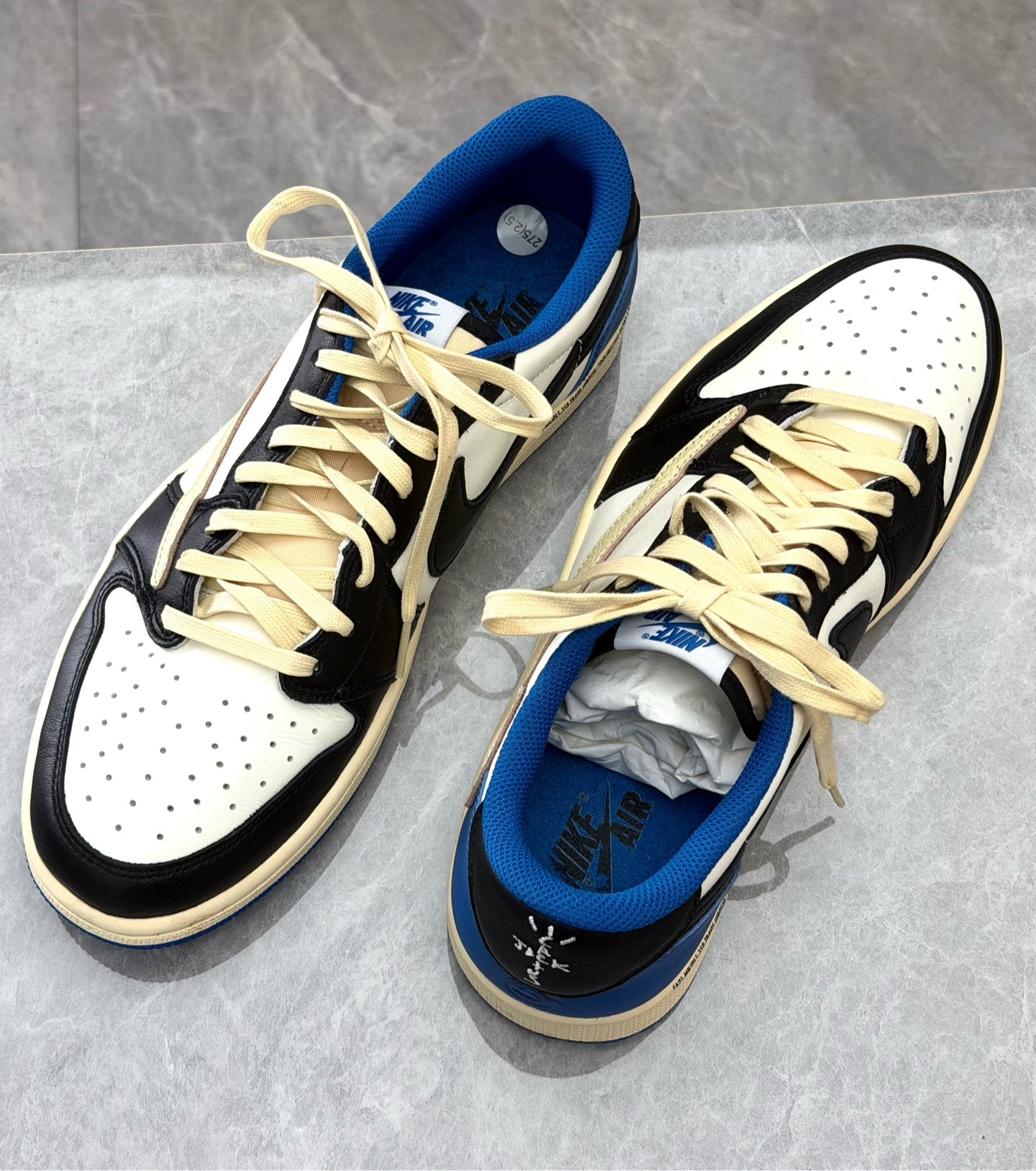 NIKE Air Jordan 1 Retro Low OG – Fragment Design x Travis Scott, White Leather, Royal Blue Lining, Reverse Swoosh, Size 43, Very Good Pre-Owned