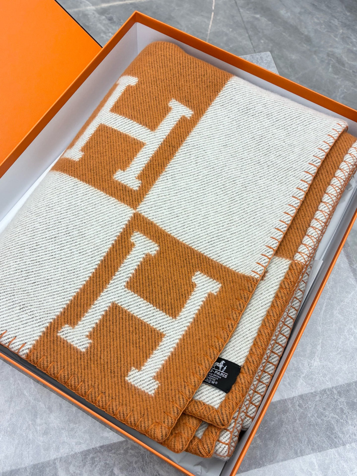 HERMÈS Avalon Throw Blanket – Orange & Ecru H Motif, Merino Wool & Cashmere 170x135cm, Brand New