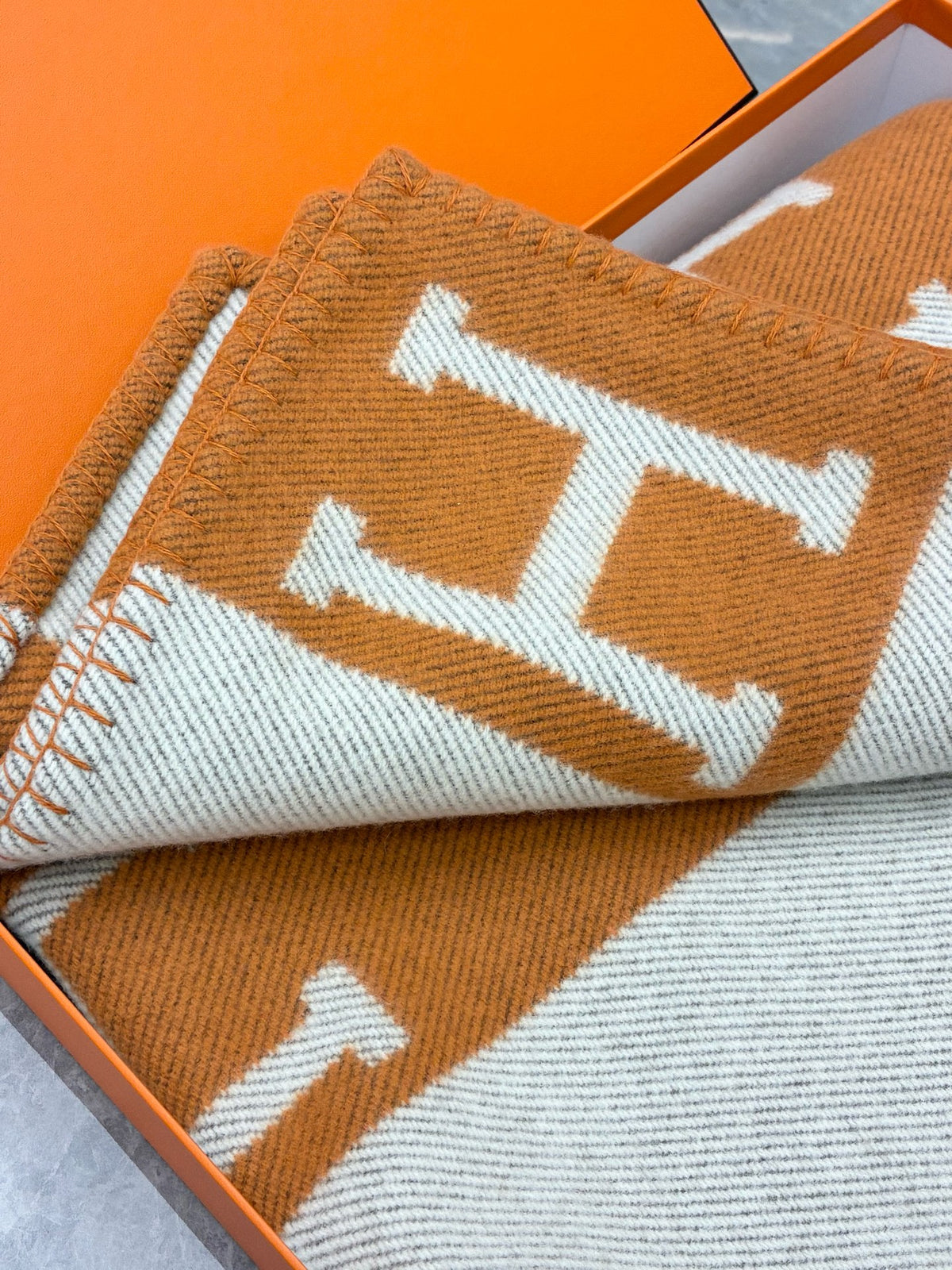 HERMÈS Avalon Throw Blanket – Orange & Ecru H Motif, Merino Wool & Cashmere 170x135cm, Brand New