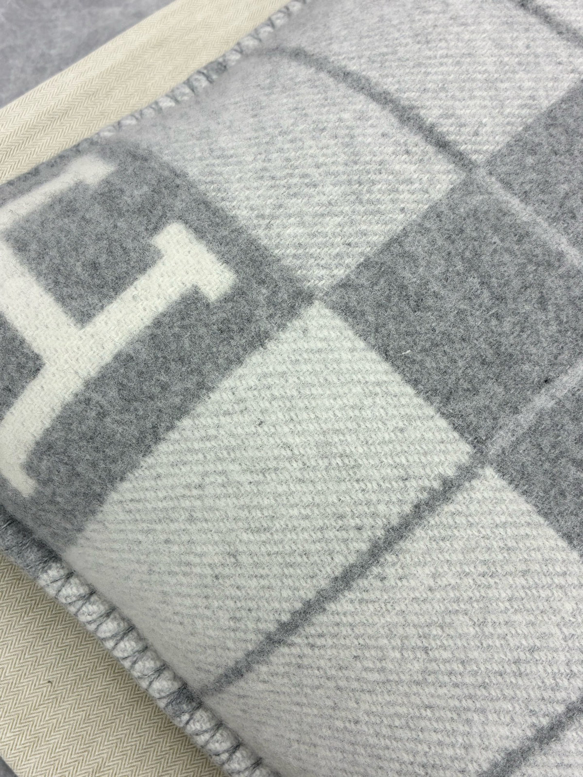 HERMÈS Avalon H Cushion – Gris & Ecru H Motif, Wool-Cashmere, Brand New