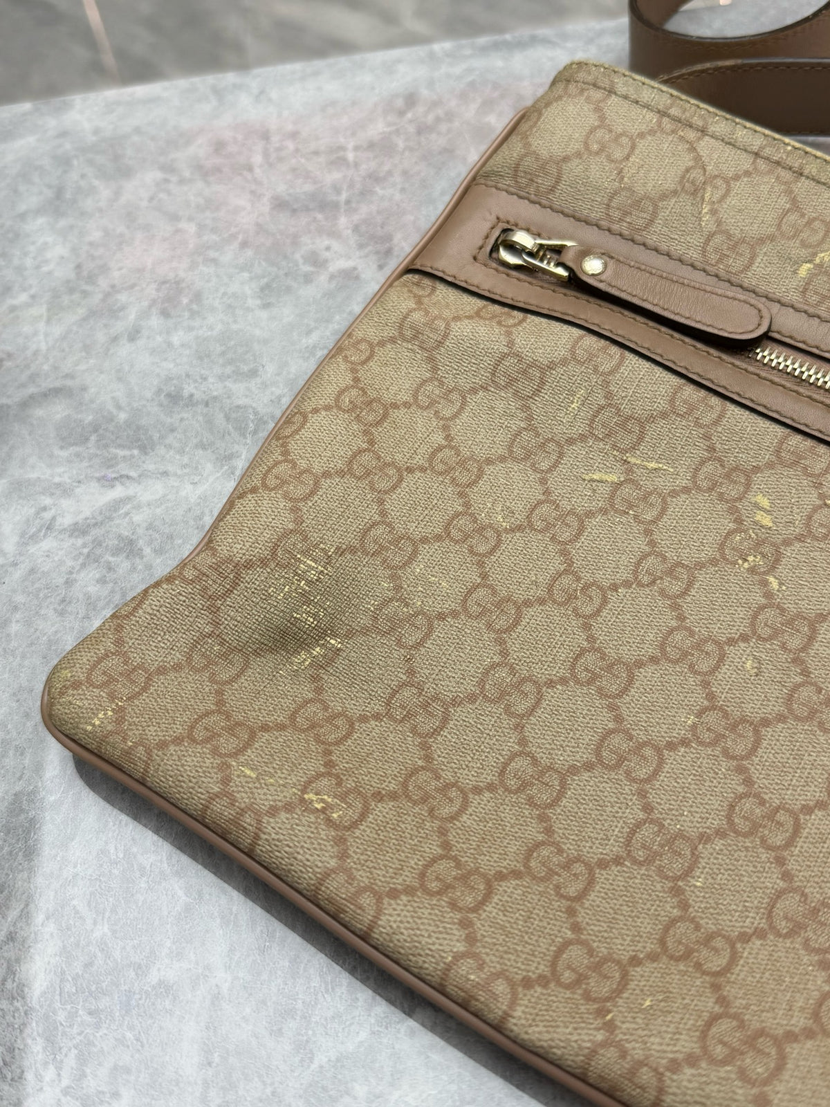 GUCCI GG Messenger Bag – GG Supreme Canvas with Leather Trim, Web Stripe, Good Pre-Owned