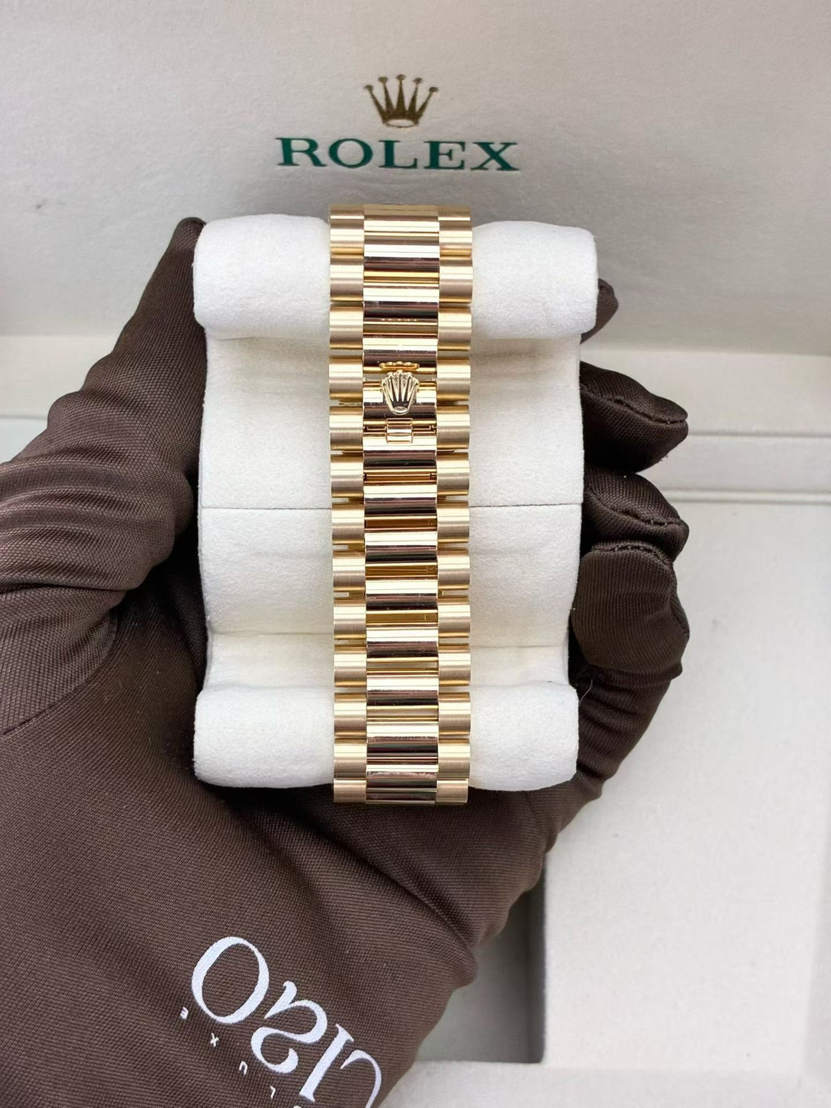 ROLEX Day-Date 40 228238-0066 – Yellow Gold, White Dial, Fluted Bezel, President Bracelet, Feb 2026, Brand New