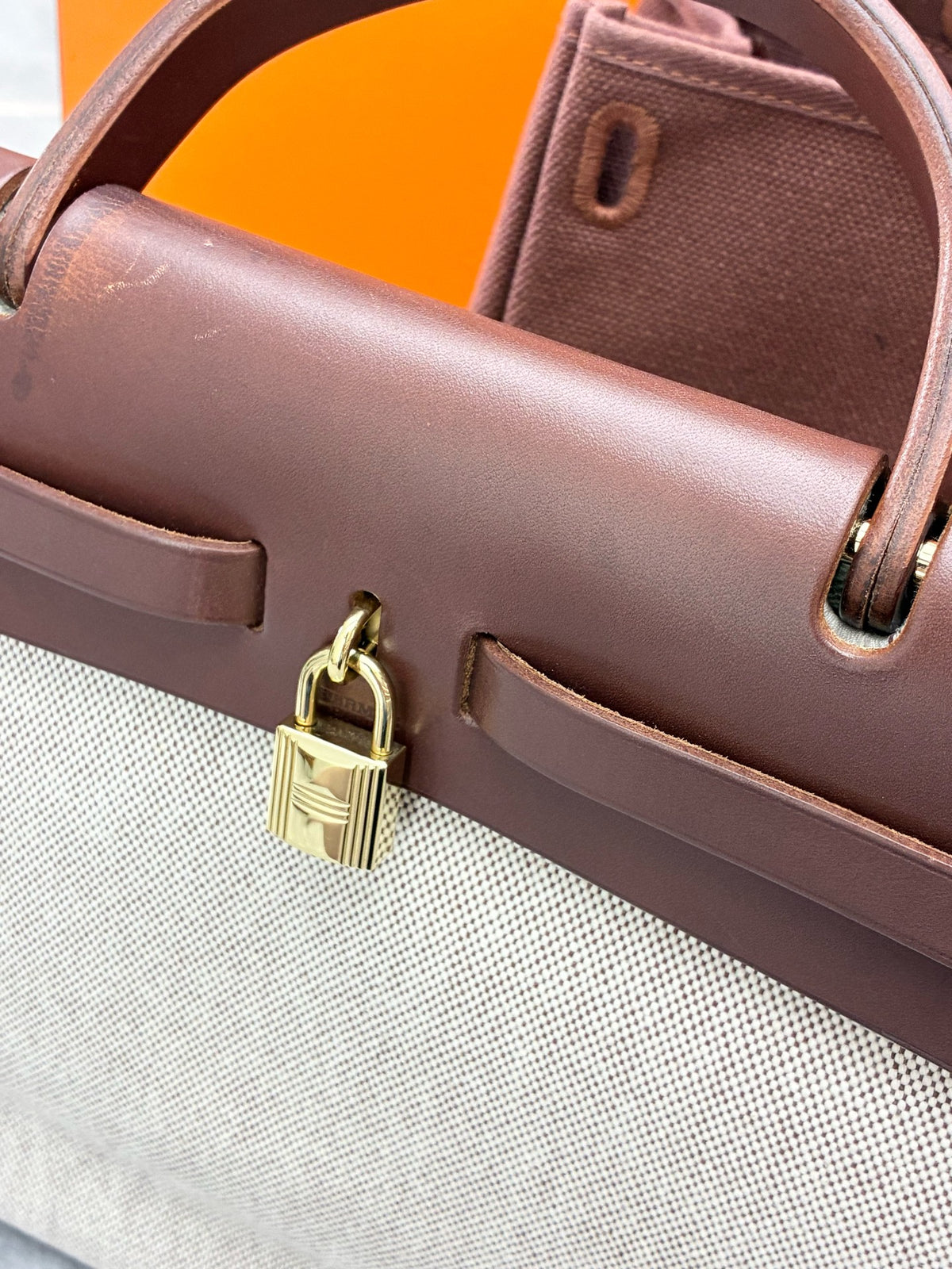 HERMÈS Herbag 31 – Ecru Toile Canvas with Vachetta Leather and Gold-Tone Hardware, E Stamp, Good Pre-Owned