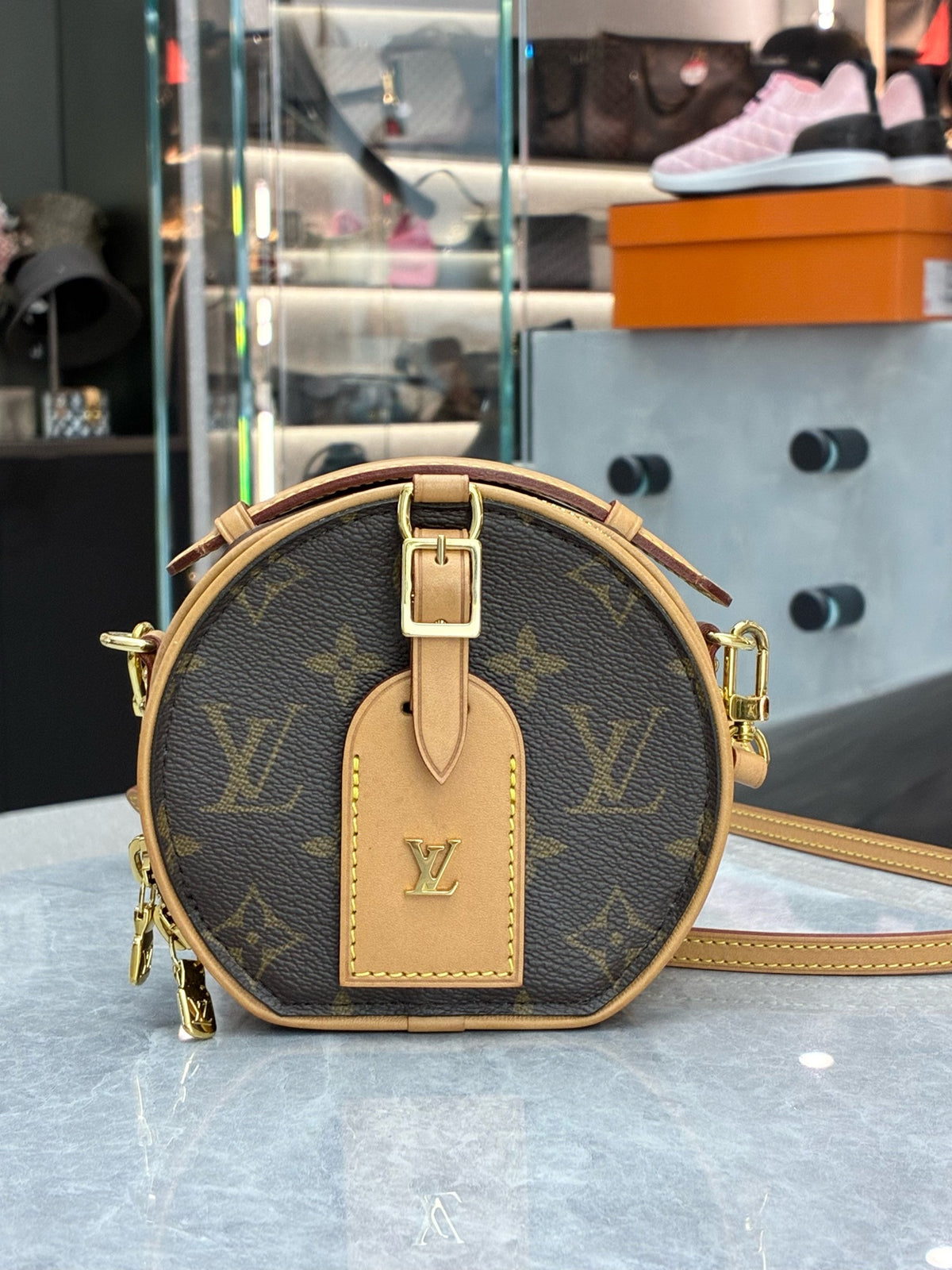 LOUIS VUITTON Boite Chapeau Mini – Monogram Coated Canvas with Vachetta Trim and Gold-Tone Hardware, Microchip Era, Good Pre-Owned