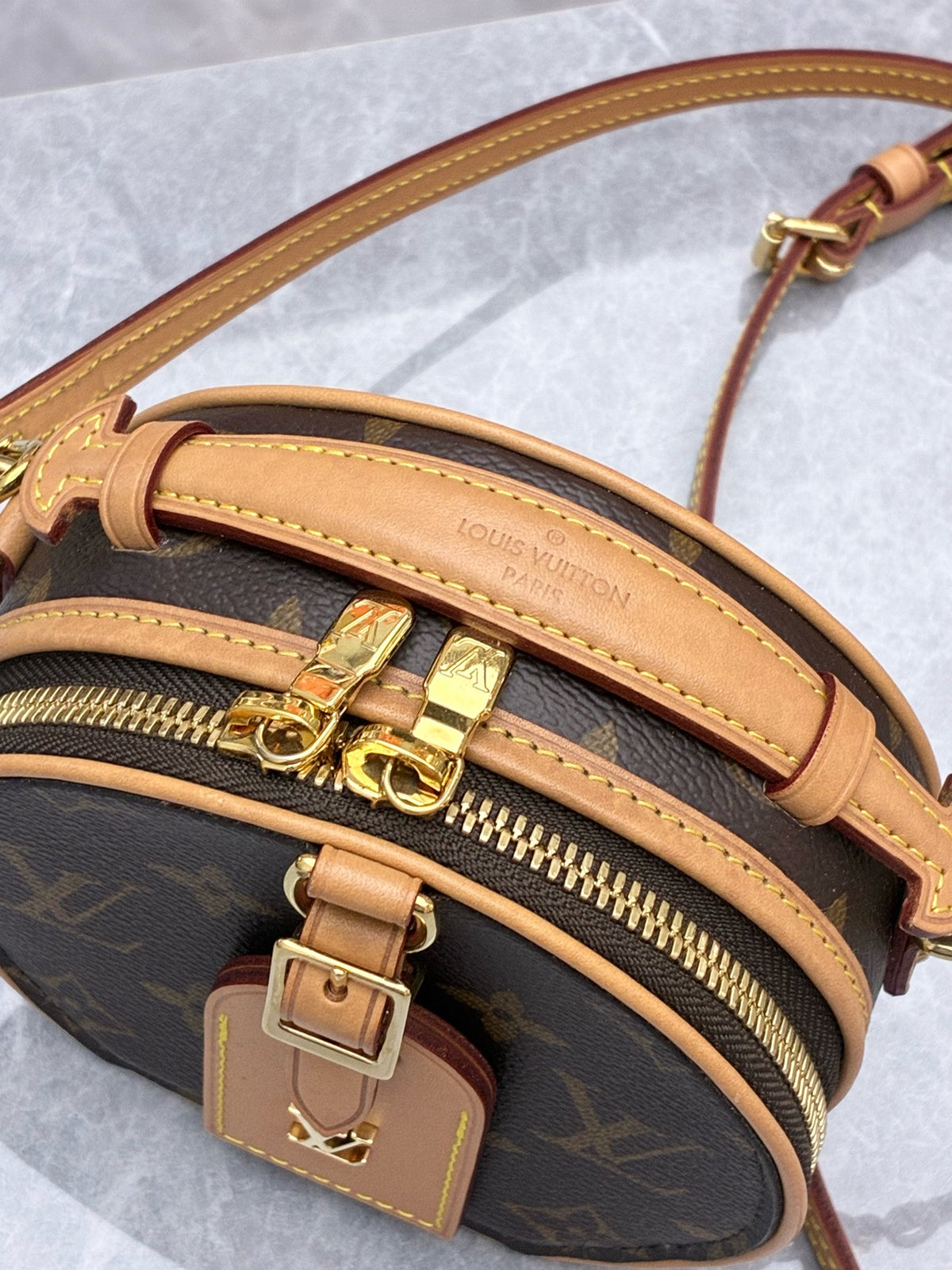 LOUIS VUITTON Boite Chapeau Mini – Monogram Coated Canvas with Vachetta Trim and Gold-Tone Hardware, Microchip Era, Good Pre-Owned
