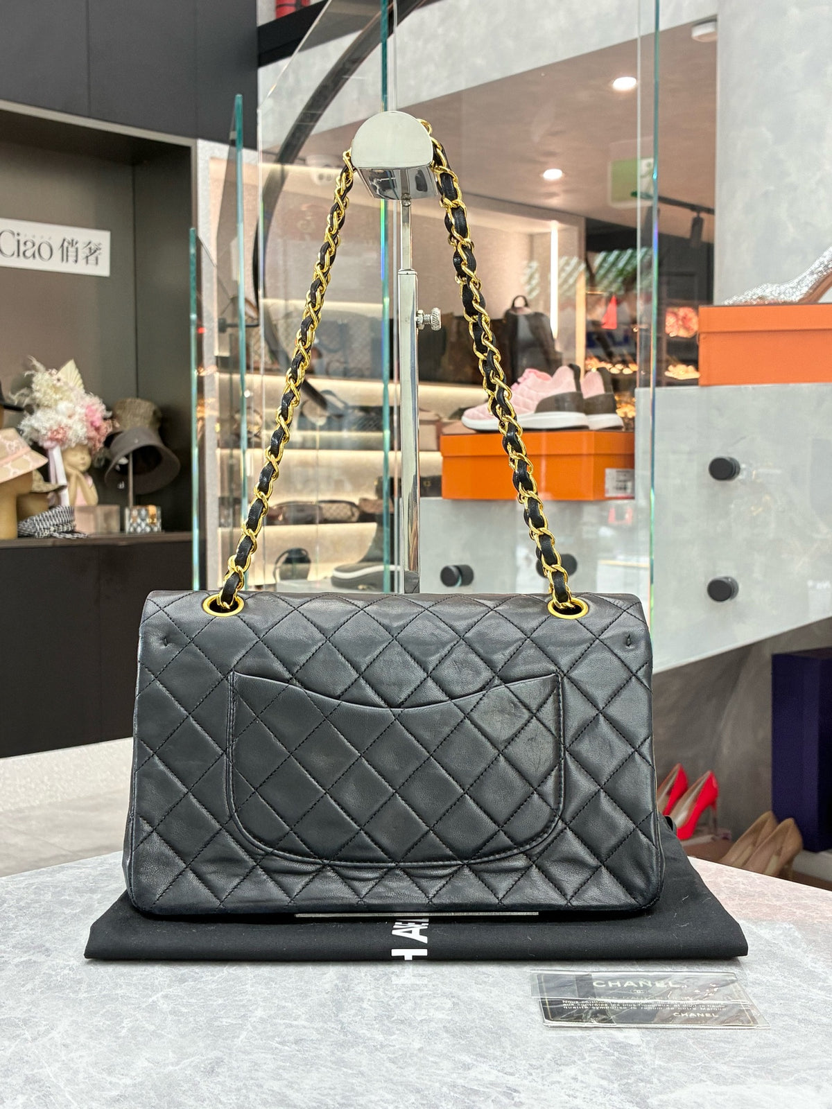 CHANEL Classic Flap Bag Medium – Black Quilted Lambskin with Gold-Tone CC and Chain Strap, Good Pre-Owned