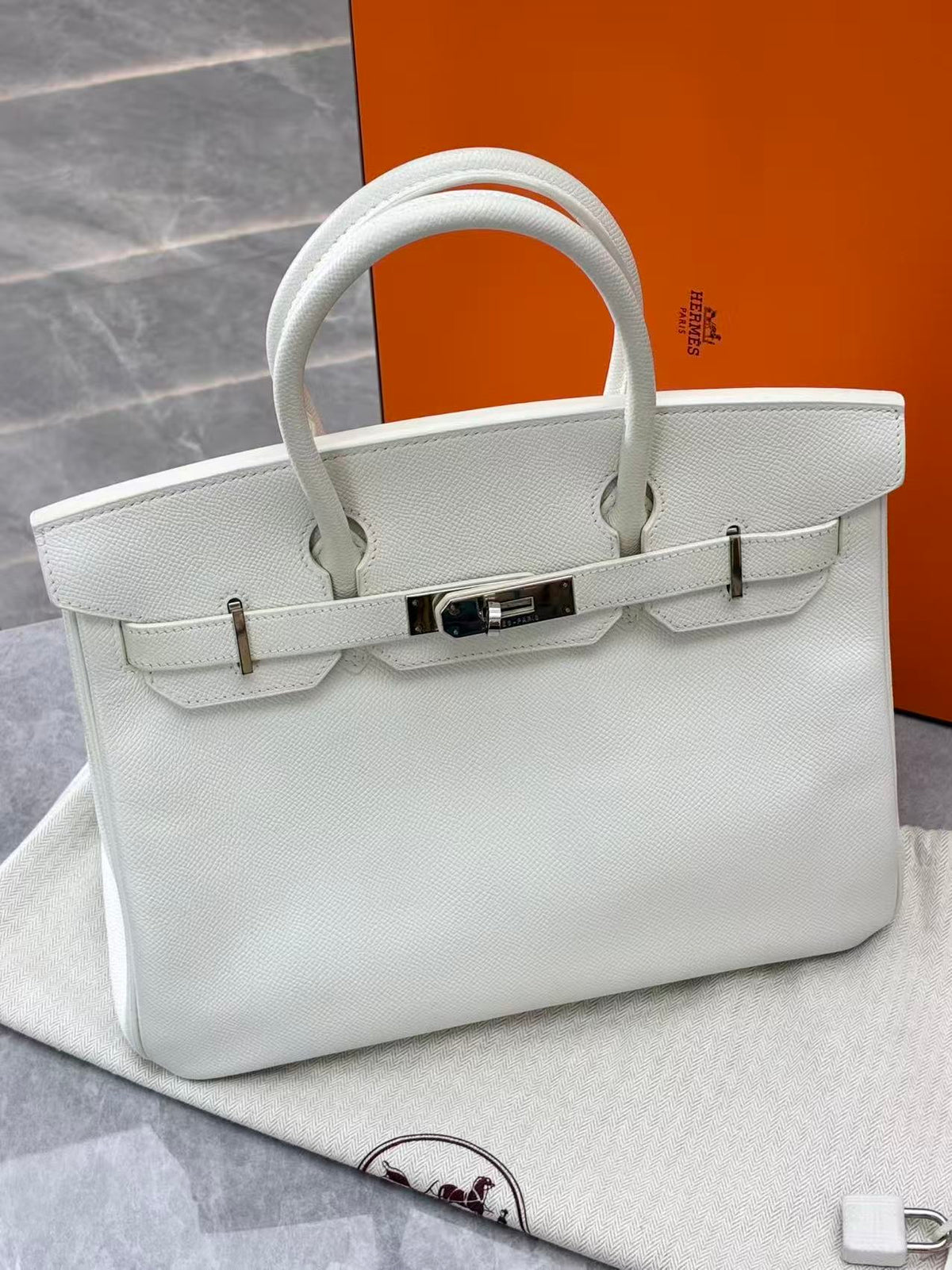 HERMÈS Birkin 30 – Blanc Epsom Leather with Palladium Hardware, M Stamp, Good Pre-Owned