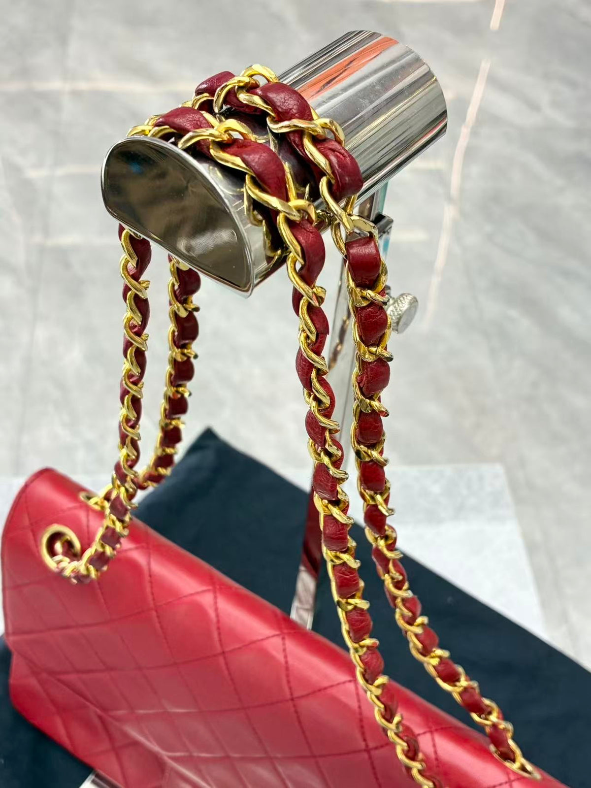 CHANEL Classic Flap Bag Medium – Red Quilted Lambskin with Gold-Tone CC and Chain Strap, Good Pre-Owned