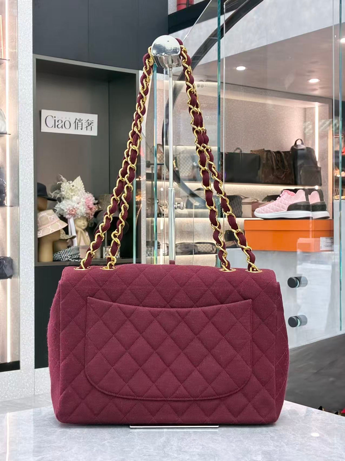 CHANEL Vintage Flap Bag – Burgundy Tweed with Gold-Tone CC and Chain Strap, Good Pre-Owned