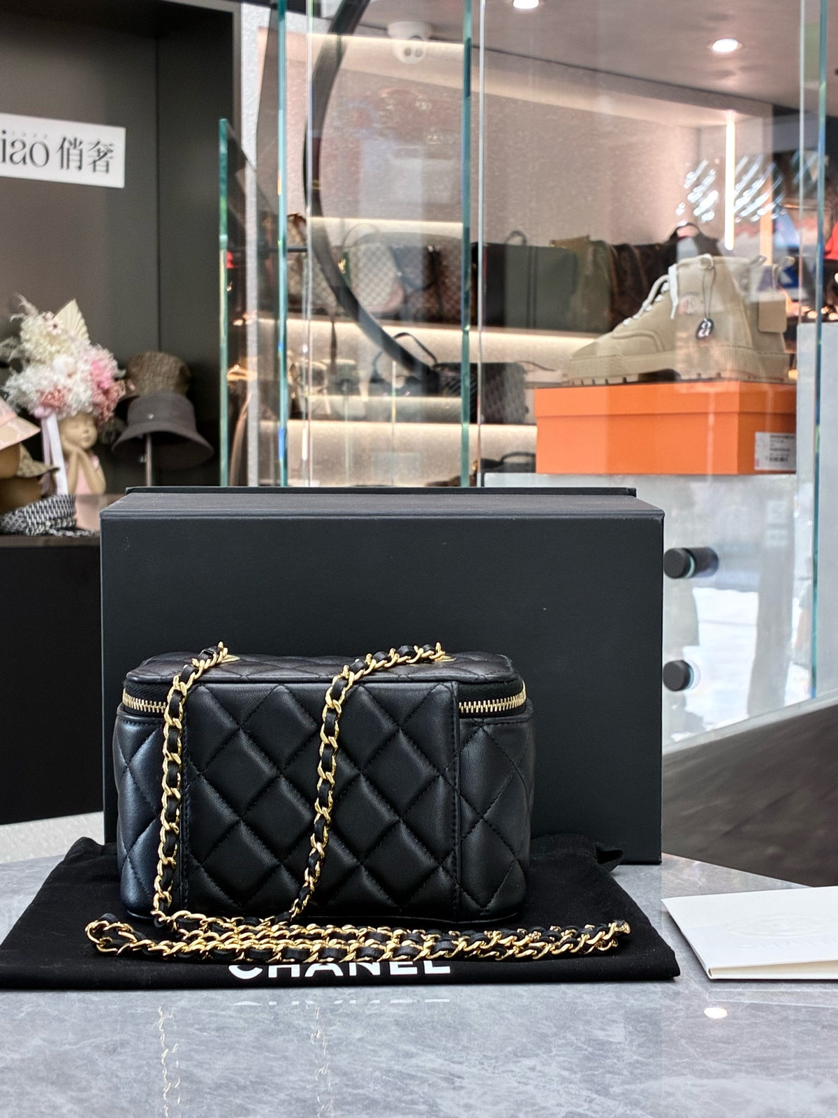 CHANEL 22K Vanity Case – Black Quilted Lambskin with Gold-Tone Chain and Poker-Suit Appliqués, Microchip Era, Good Pre-Owned