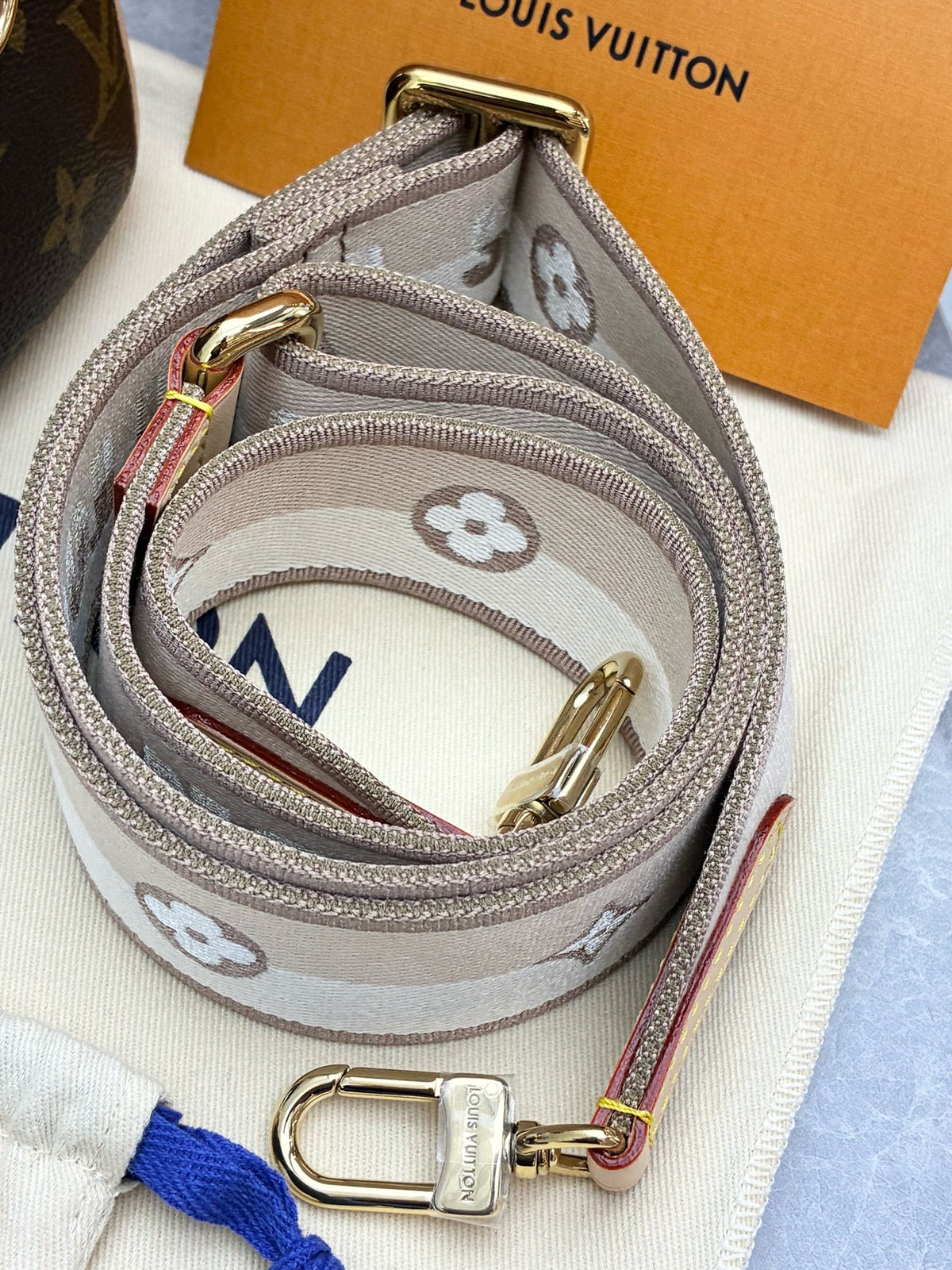 LOUIS VUITTON Speedy 20 – Monogram Canvas with Vachetta Handles and Monogram Web Strap, Microchip Era, Brand New
