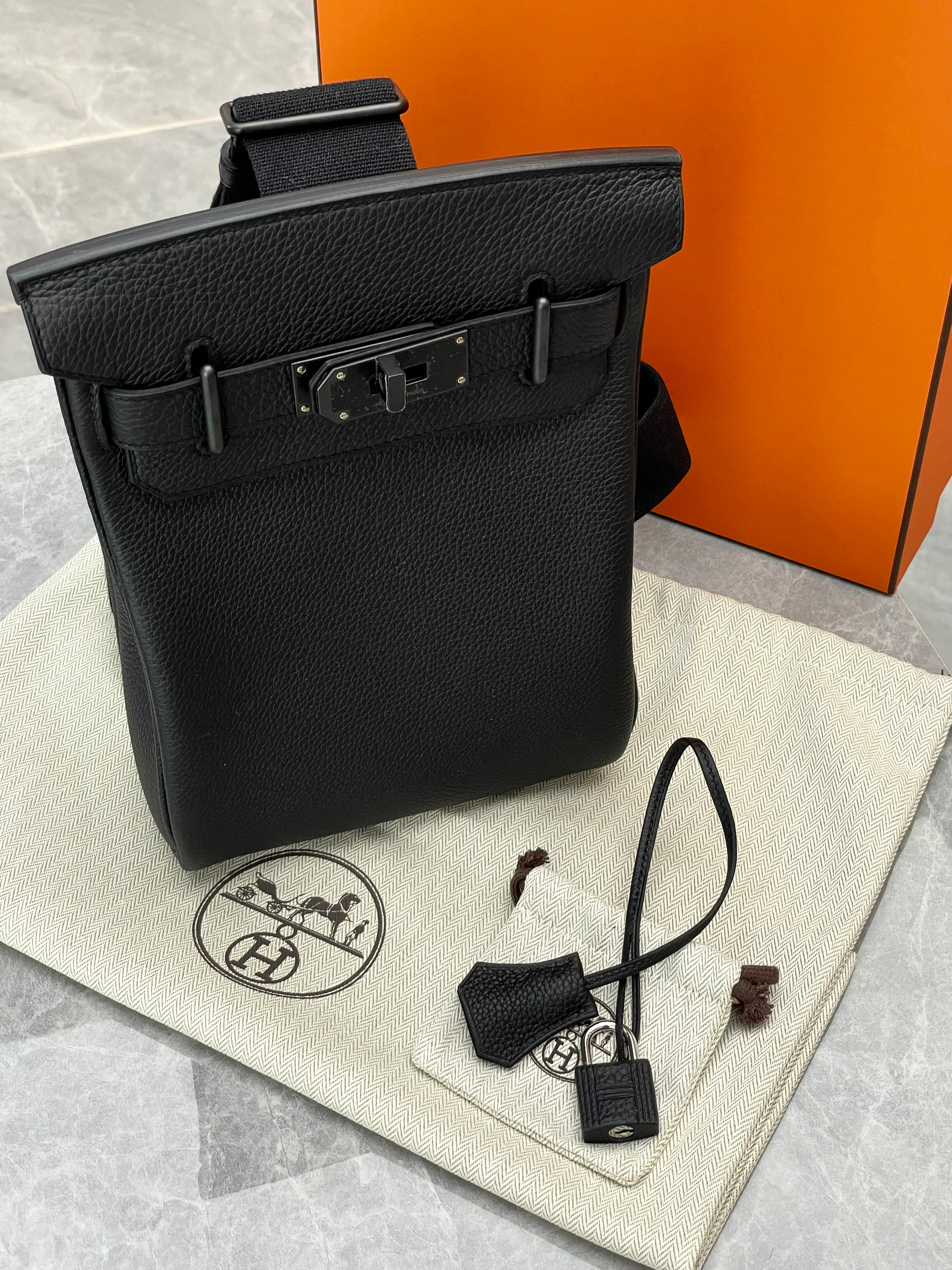 Hermes HAC à DOS in So Black K Stamp